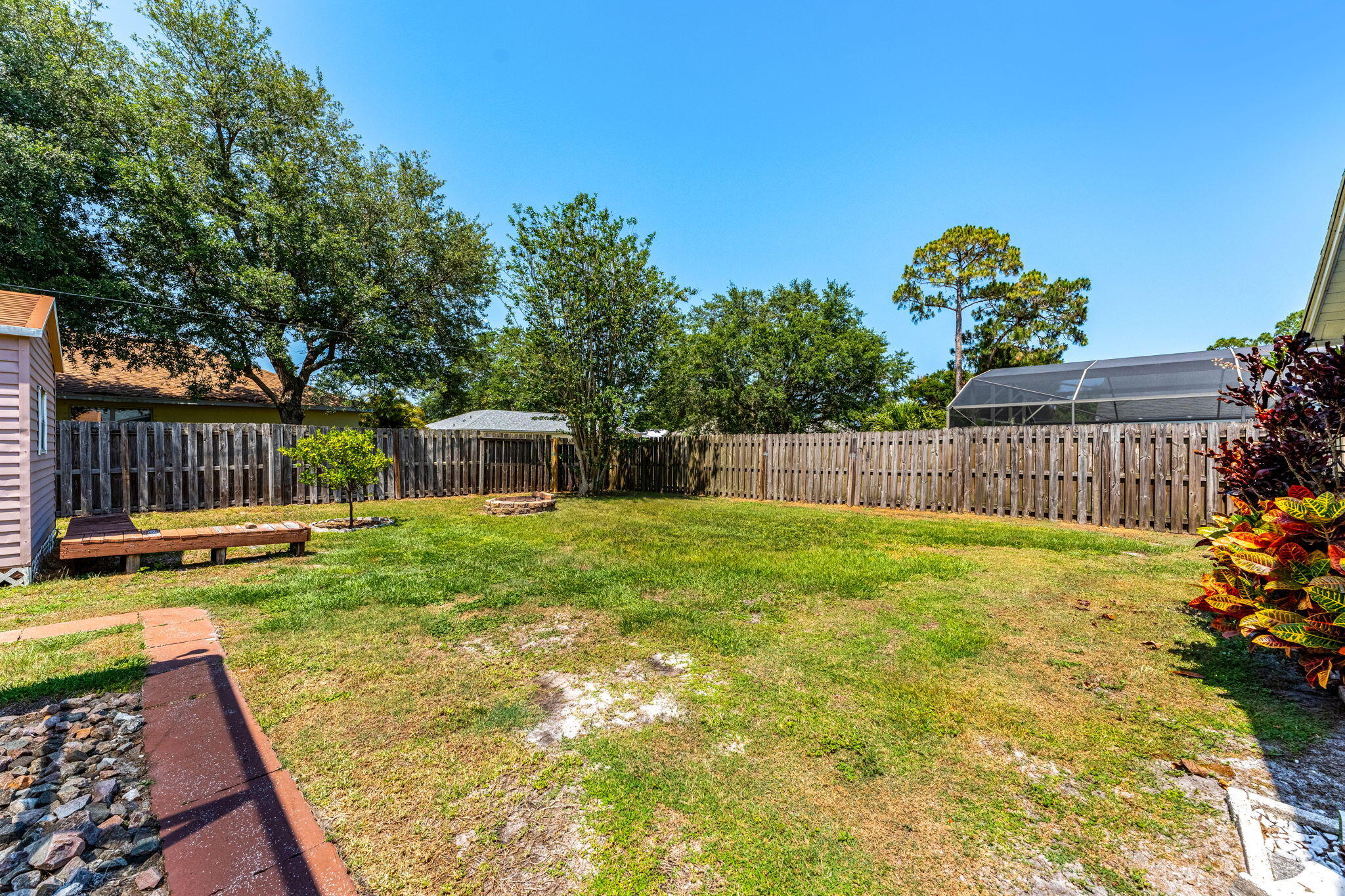 949 Custer Street NW