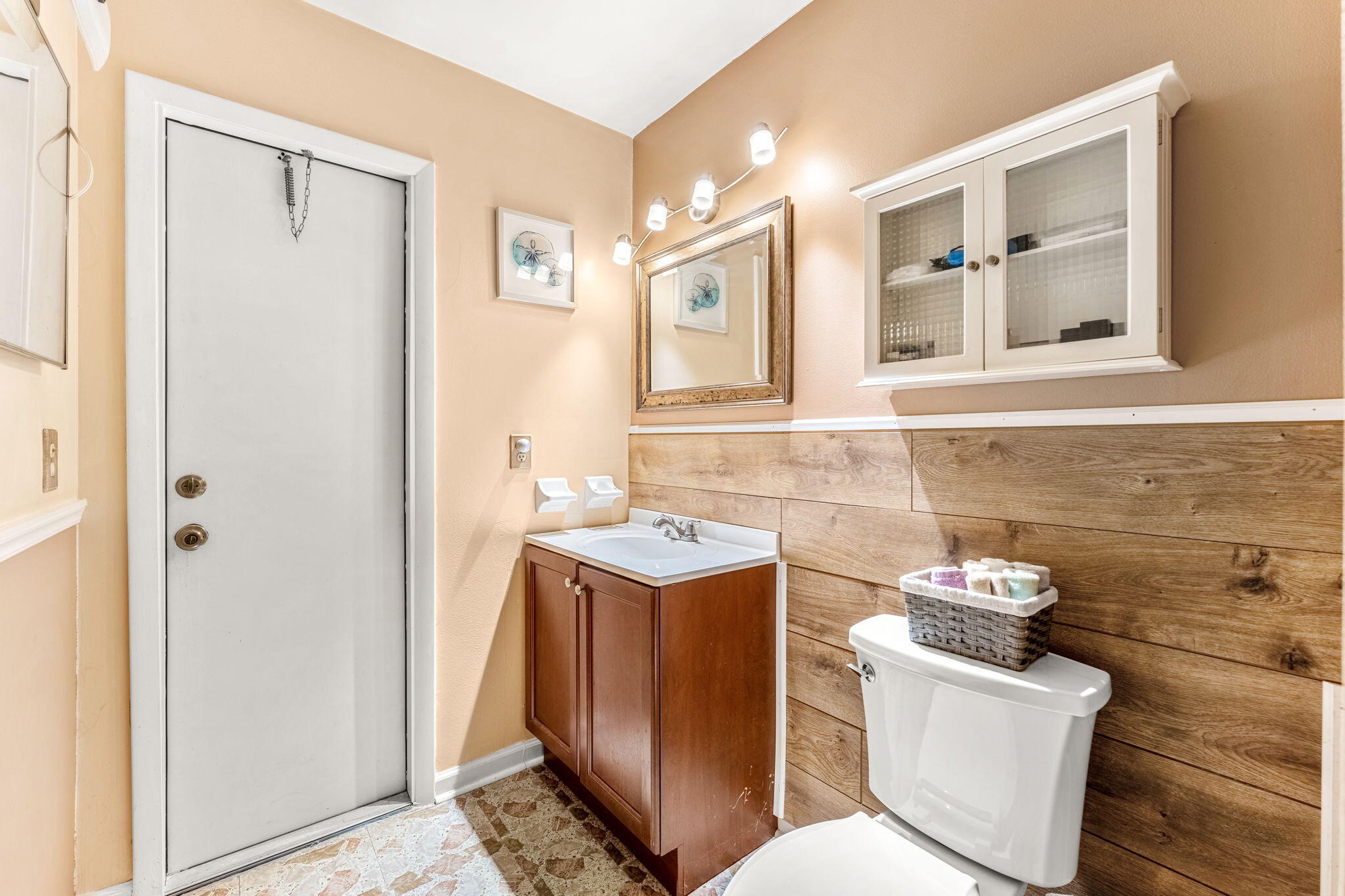 949 Custer Street NW