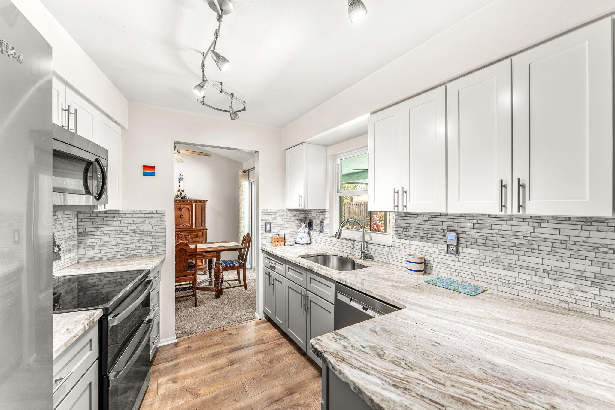 949 Custer Street NW