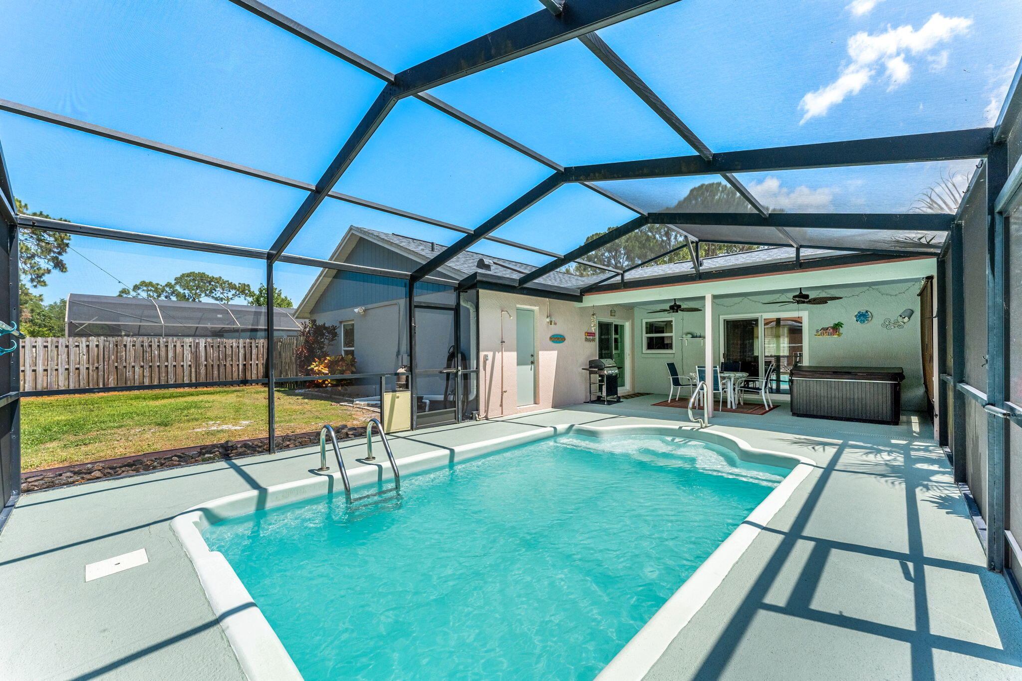 949 Custer Street NW