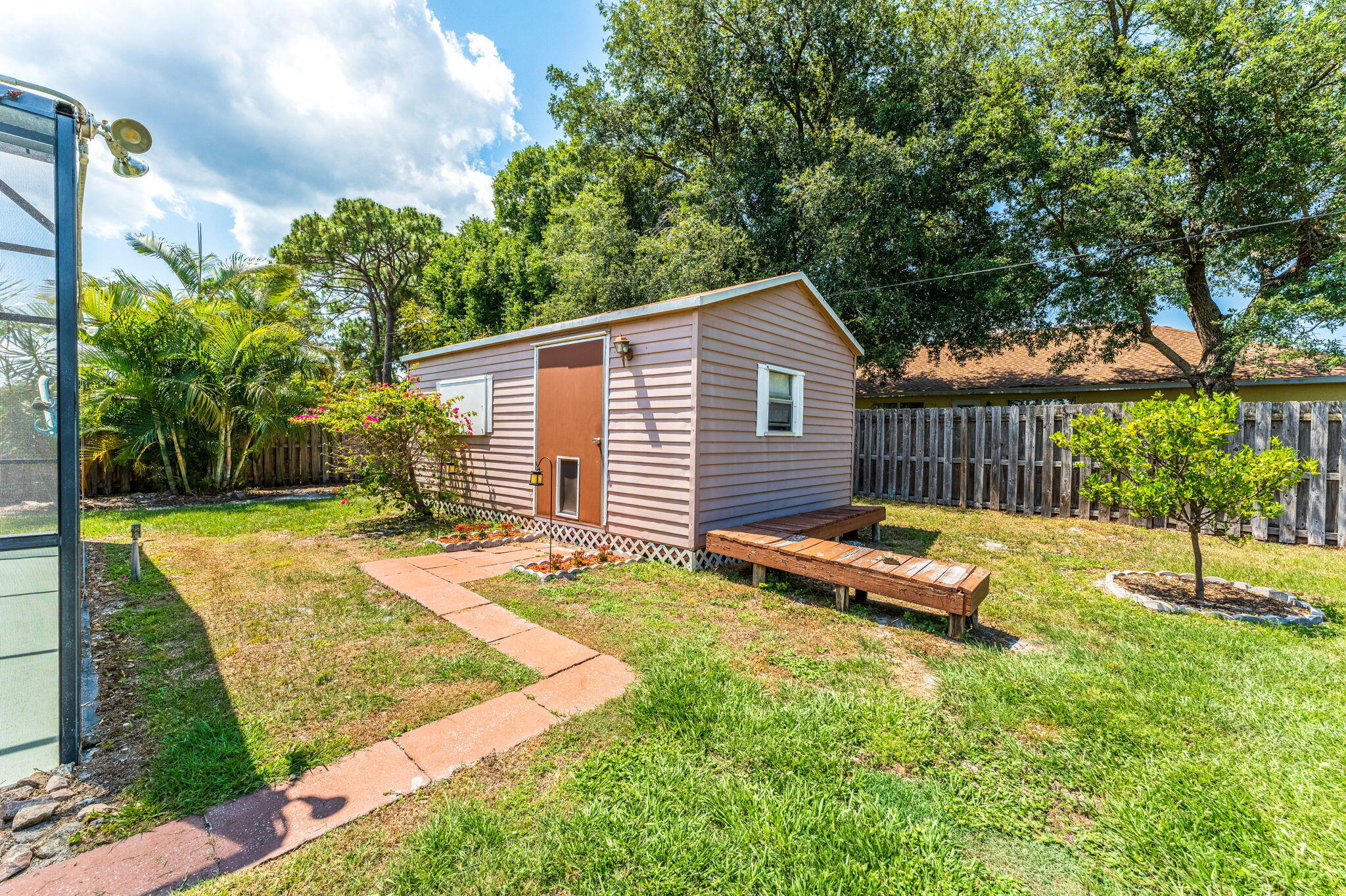 949 Custer Street NW