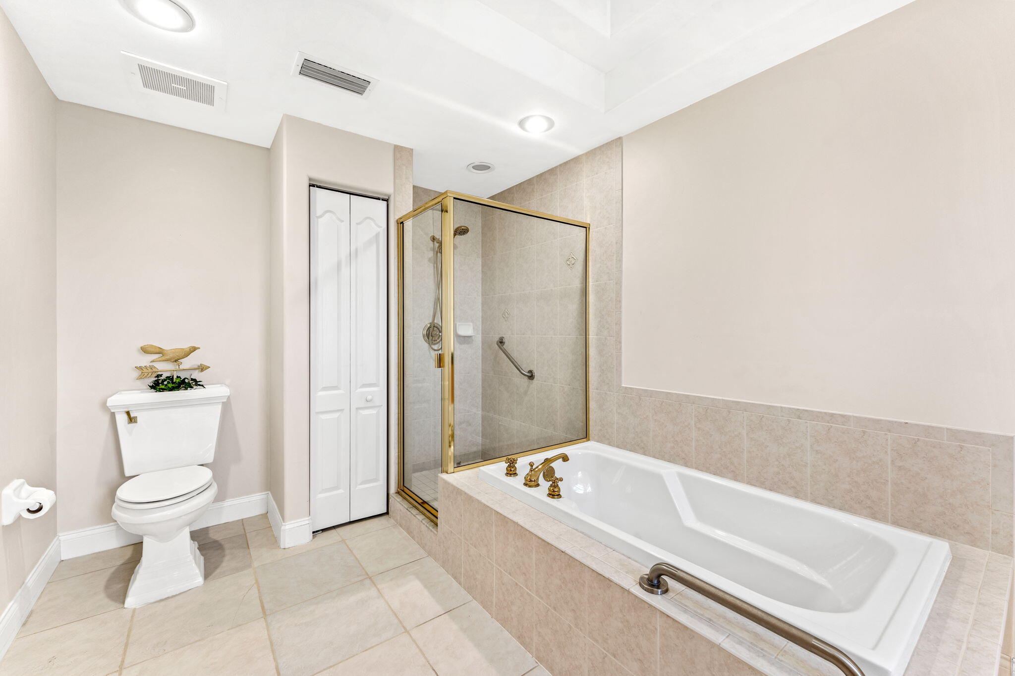 4955 Dixie Highway NE, 401