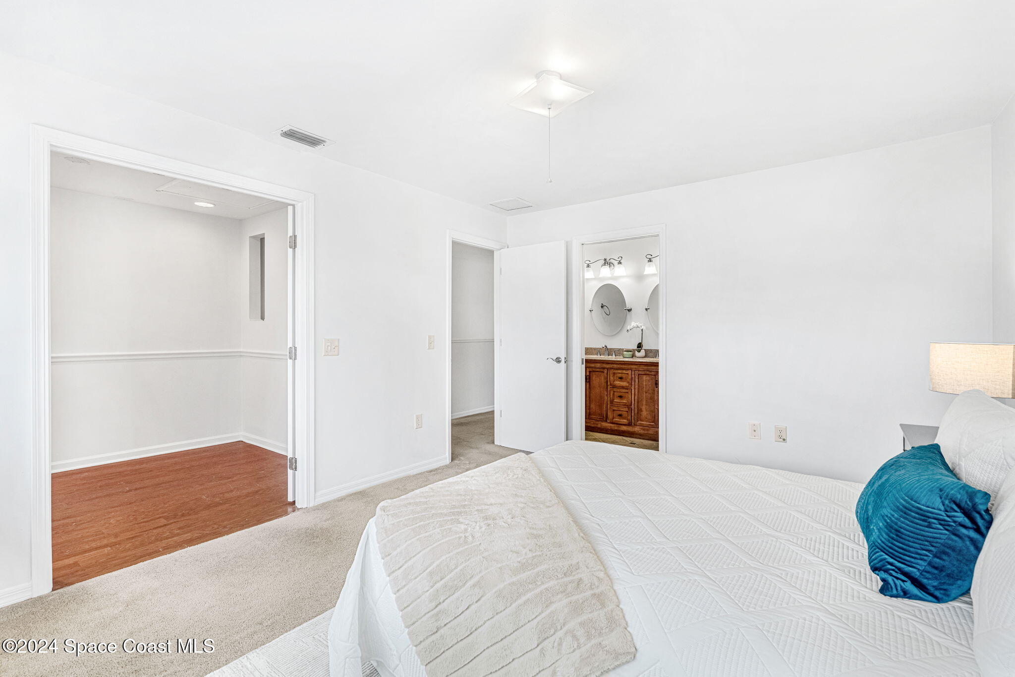 810 Poinsetta Drive, 7