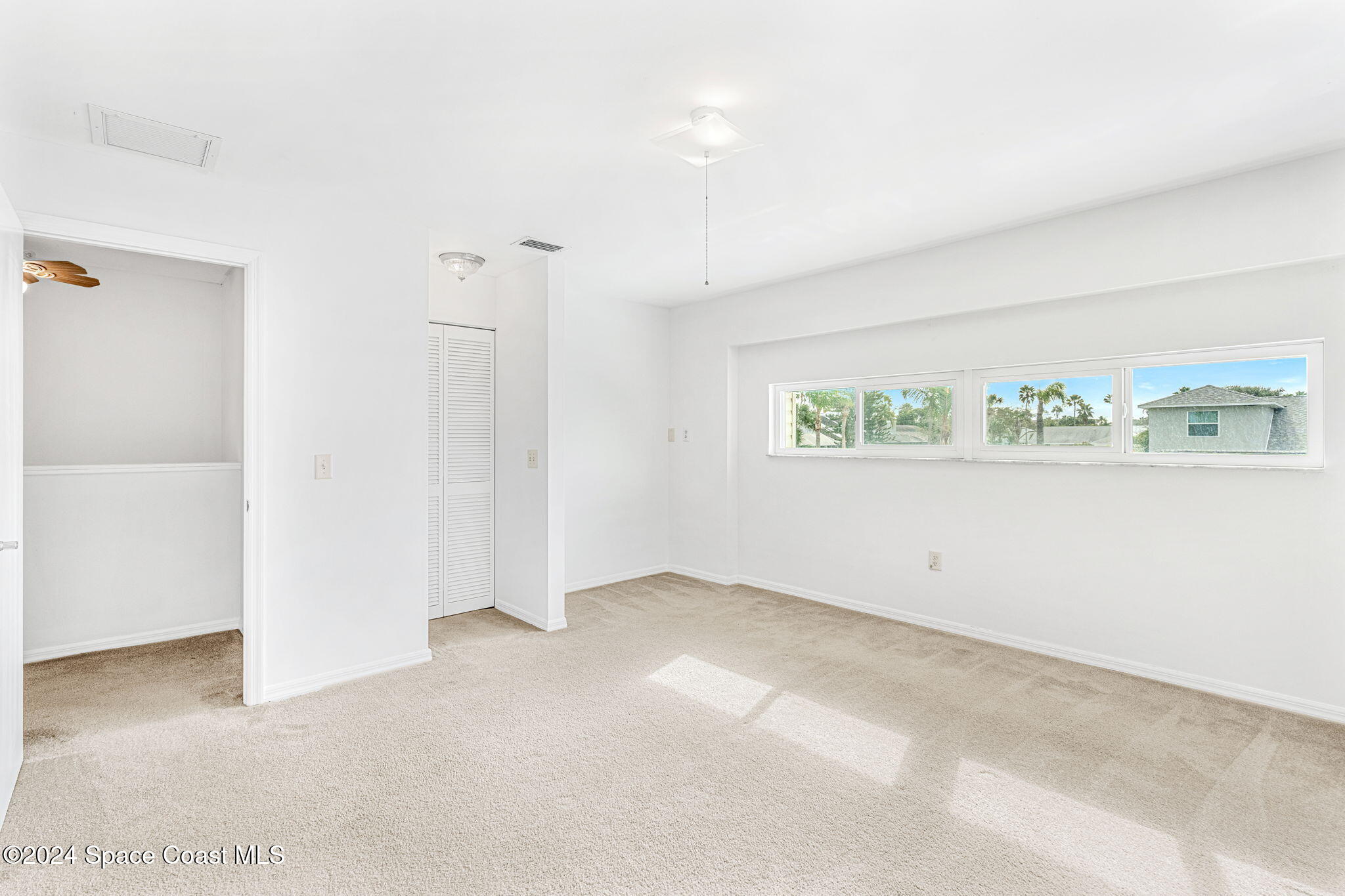 810 Poinsetta Drive, 7