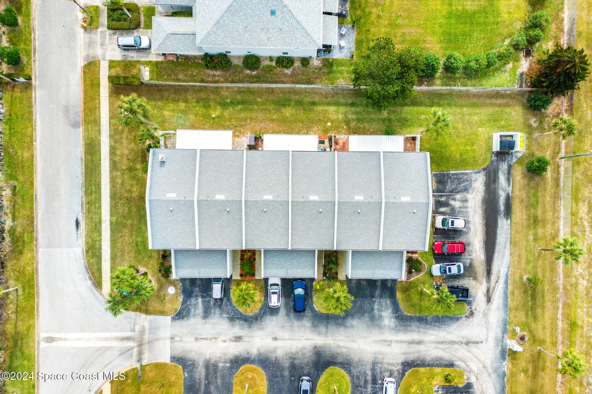 810 Poinsetta Drive, 7