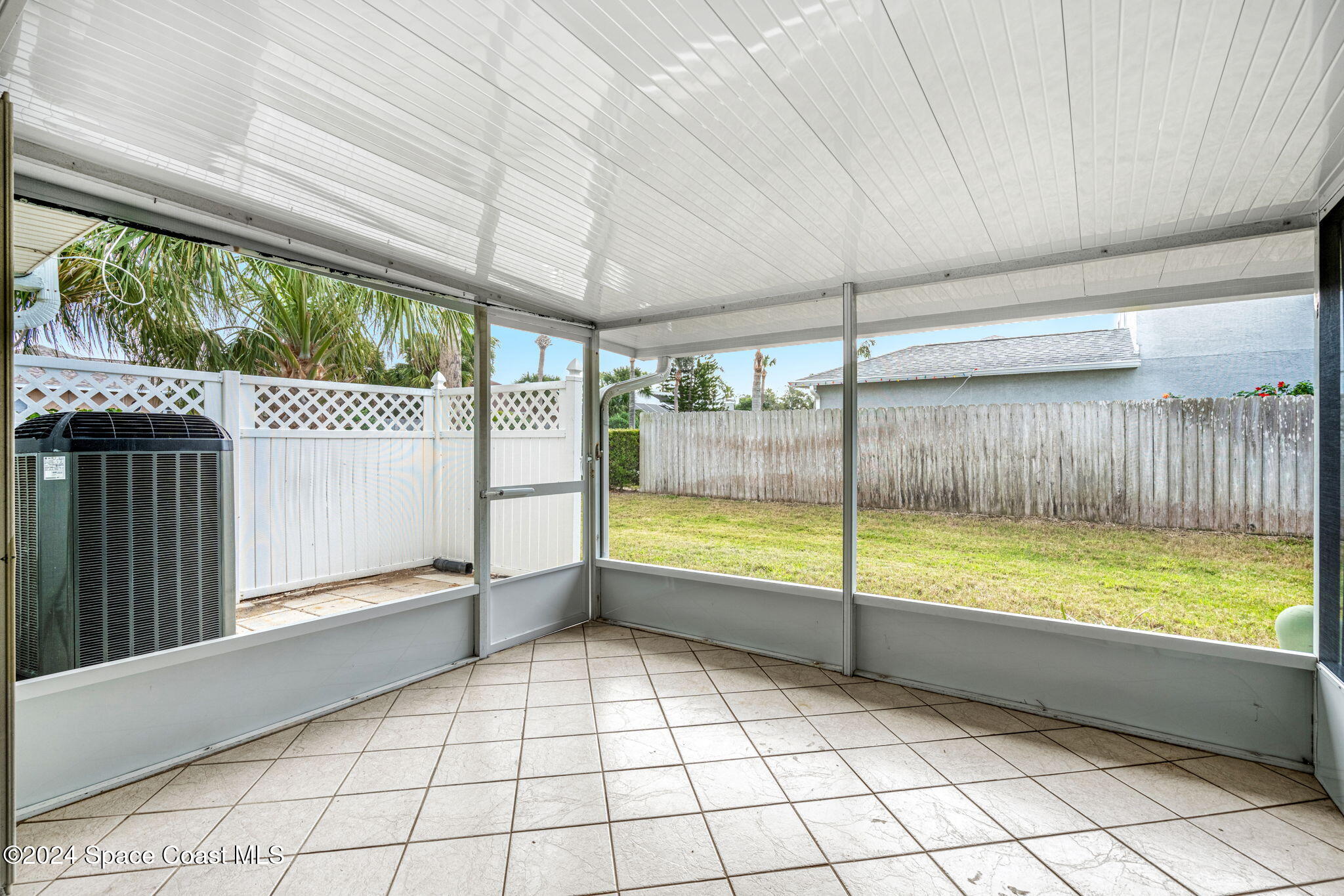 810 Poinsetta Drive, 7