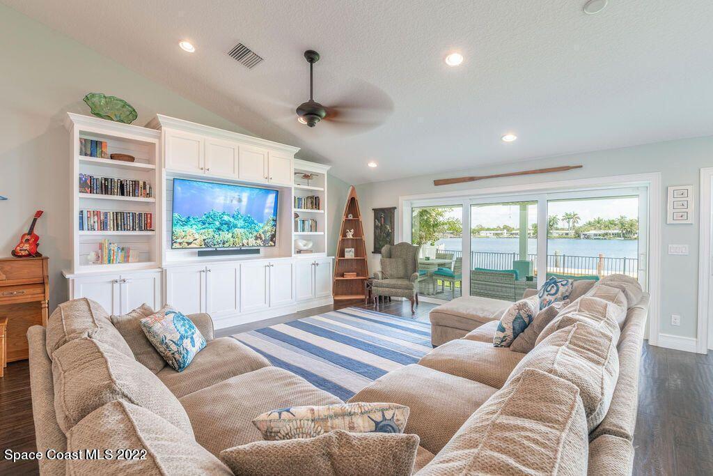 440 S Waterway Drive