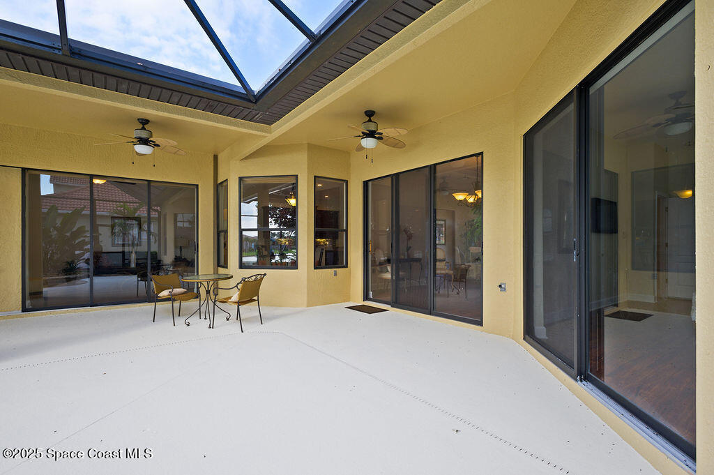 582 Oceanside Boulevard