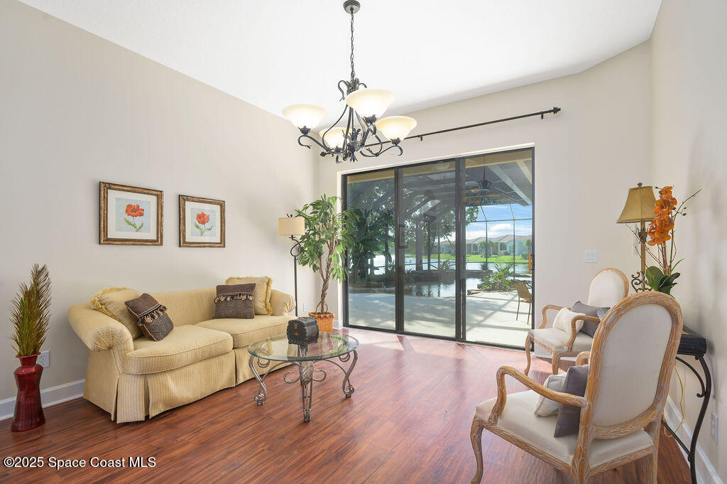 582 Oceanside Boulevard