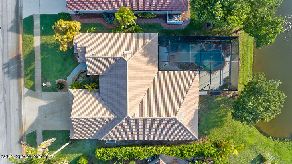 582 Oceanside Boulevard