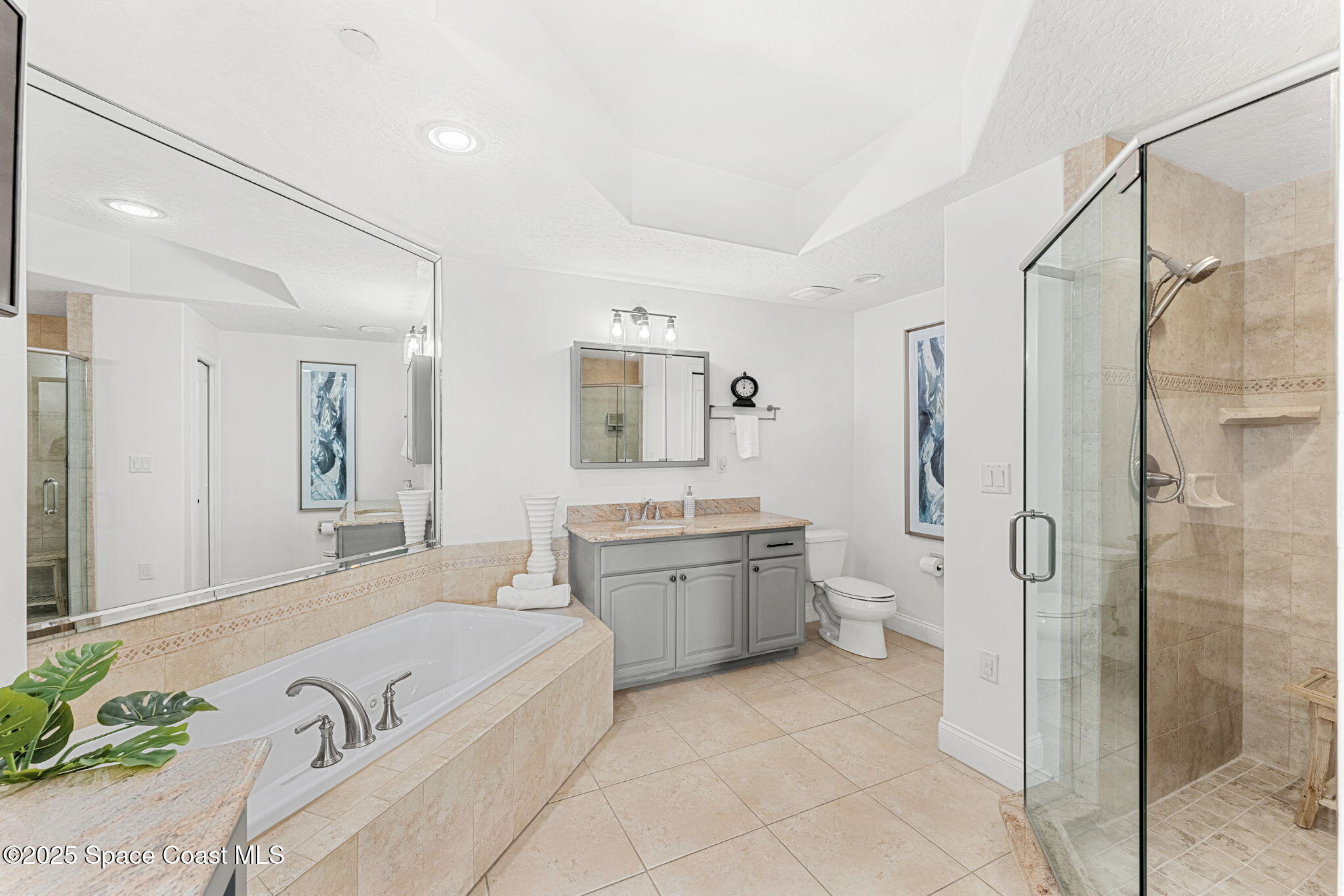 505 S Miramar Avenue, 2403