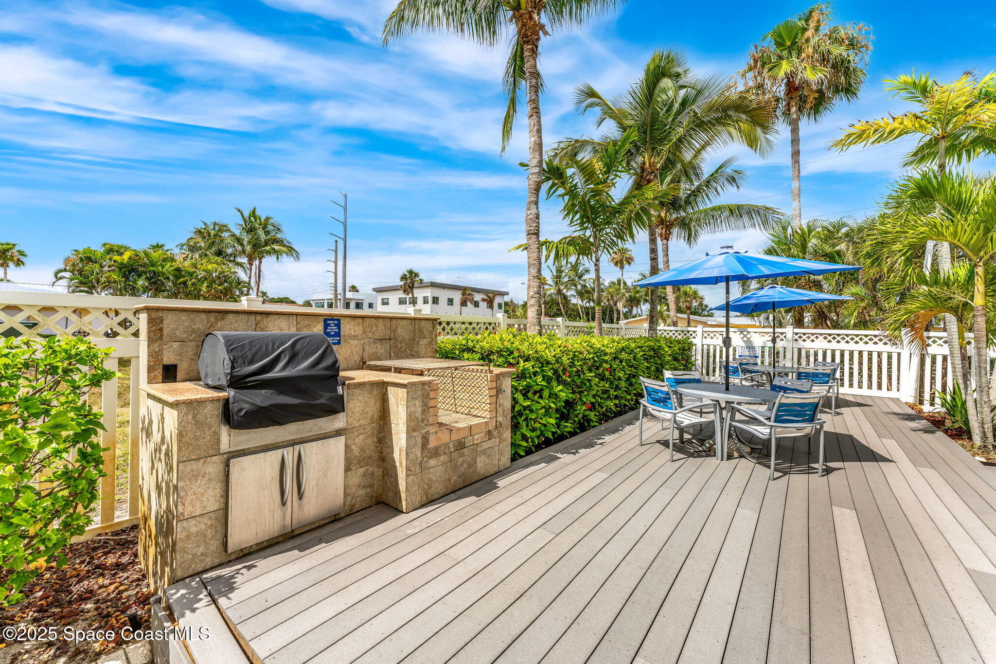 505 S Miramar Avenue, 2403