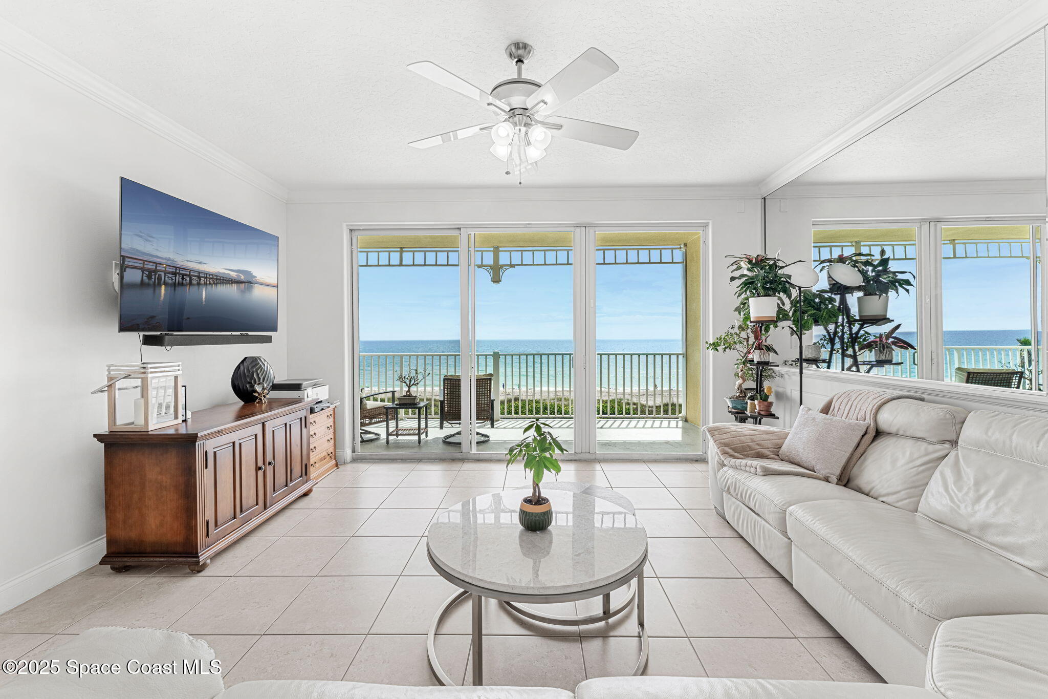 505 S Miramar Avenue, 2403