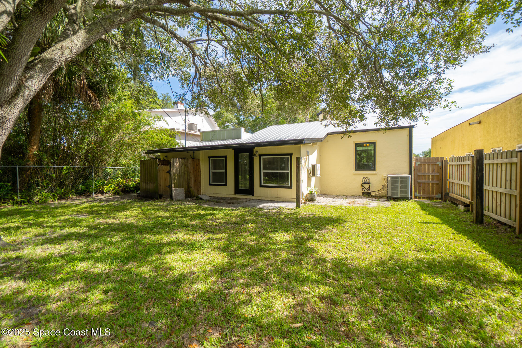 2208 Country Club Road, Melbourne