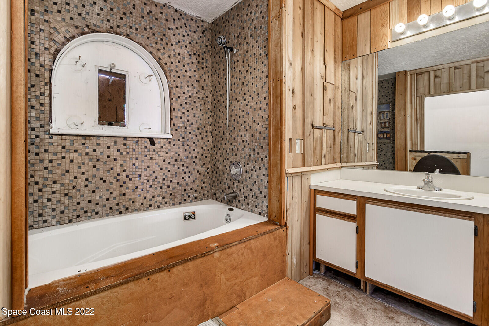 714 John Carroll Lane