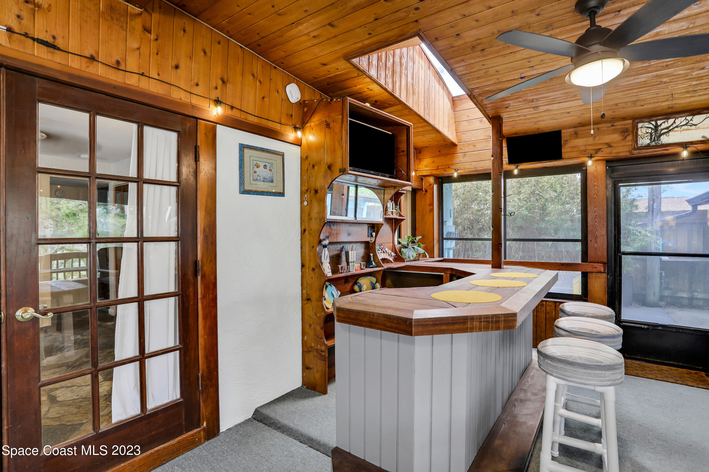 8543 Rosalind Avenue