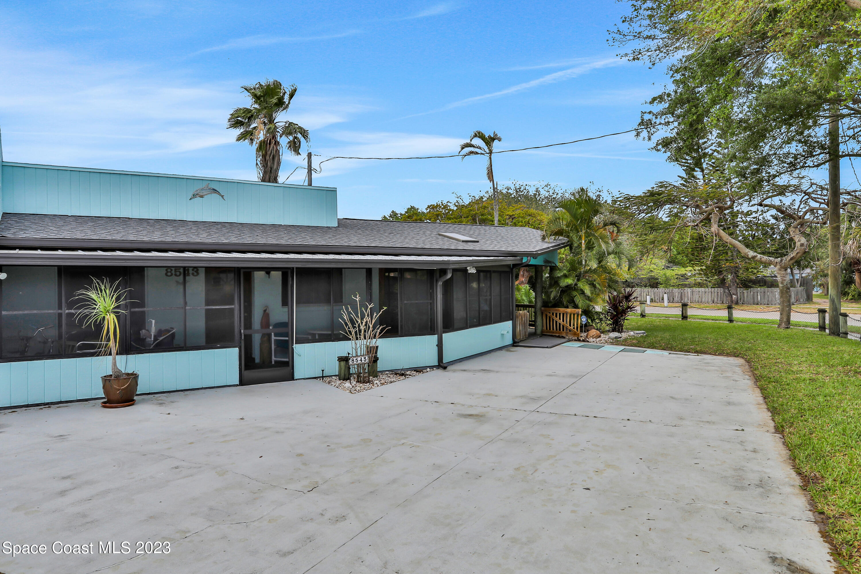 8543 Rosalind Avenue