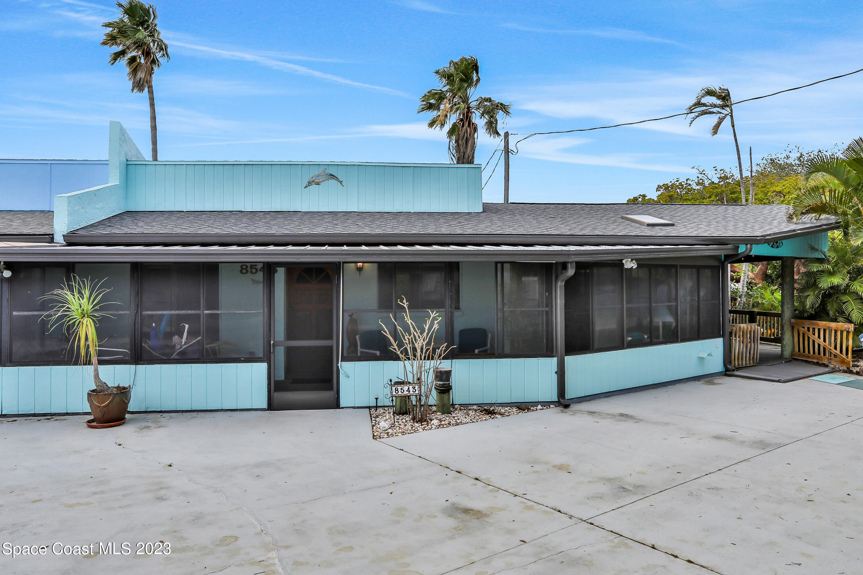 8543 Rosalind Avenue