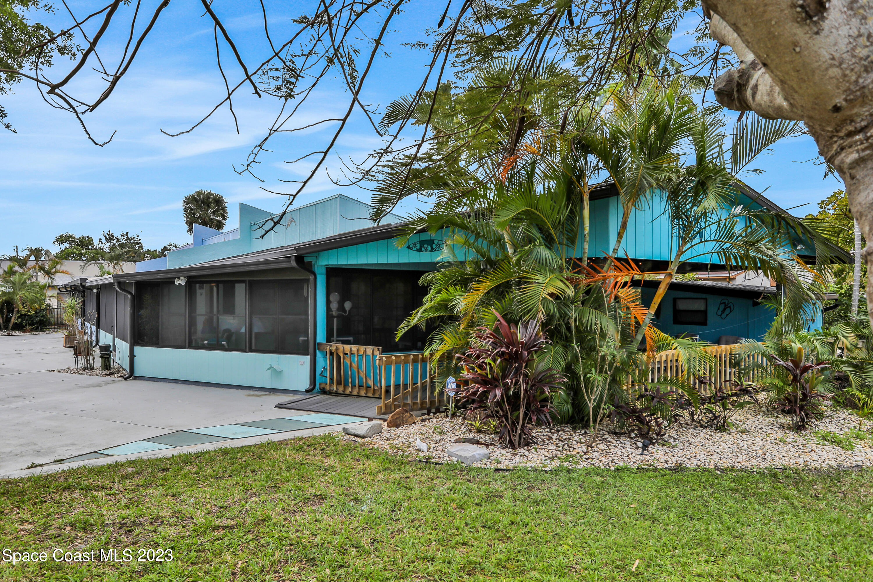 8543 Rosalind Avenue