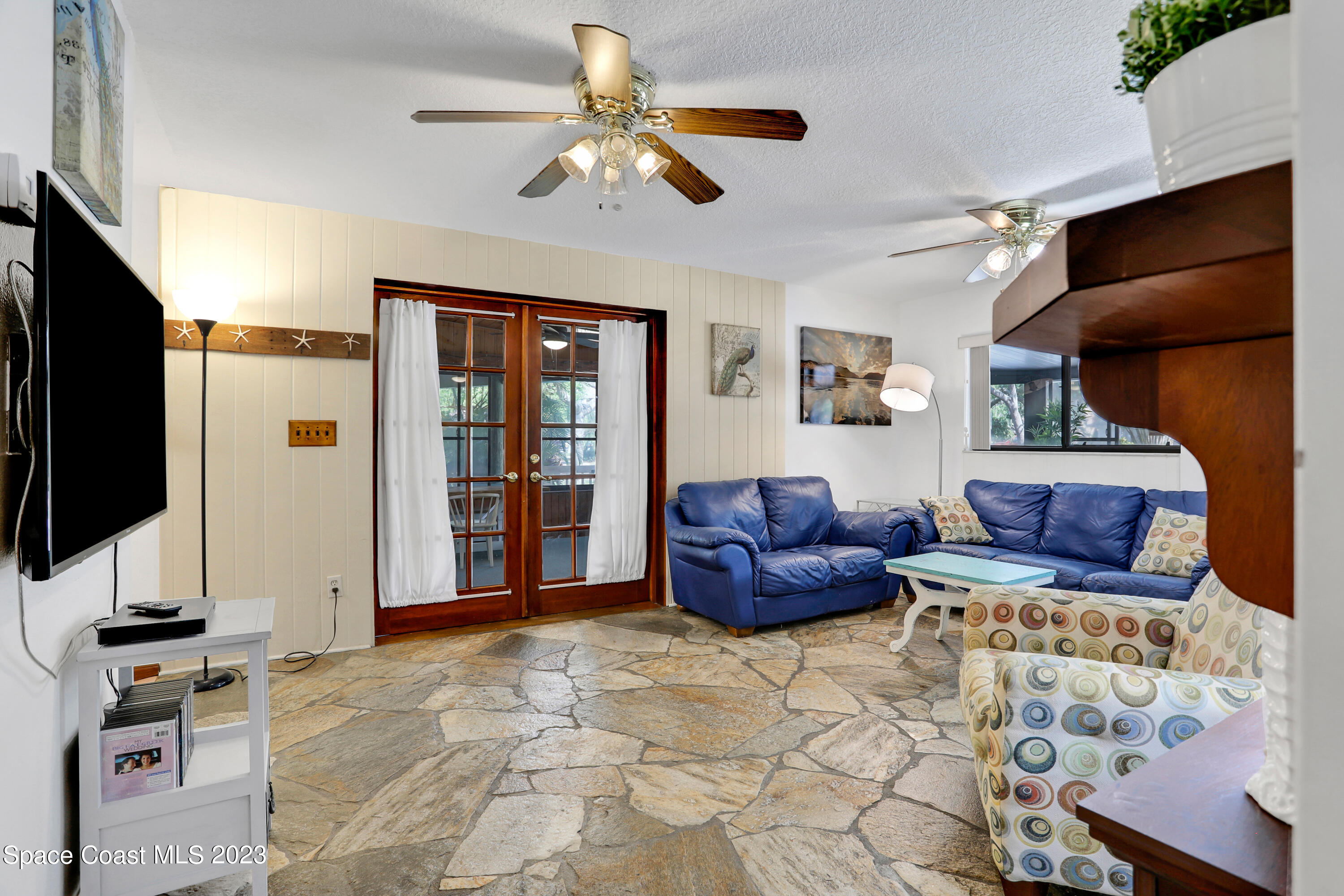 8543 Rosalind Avenue