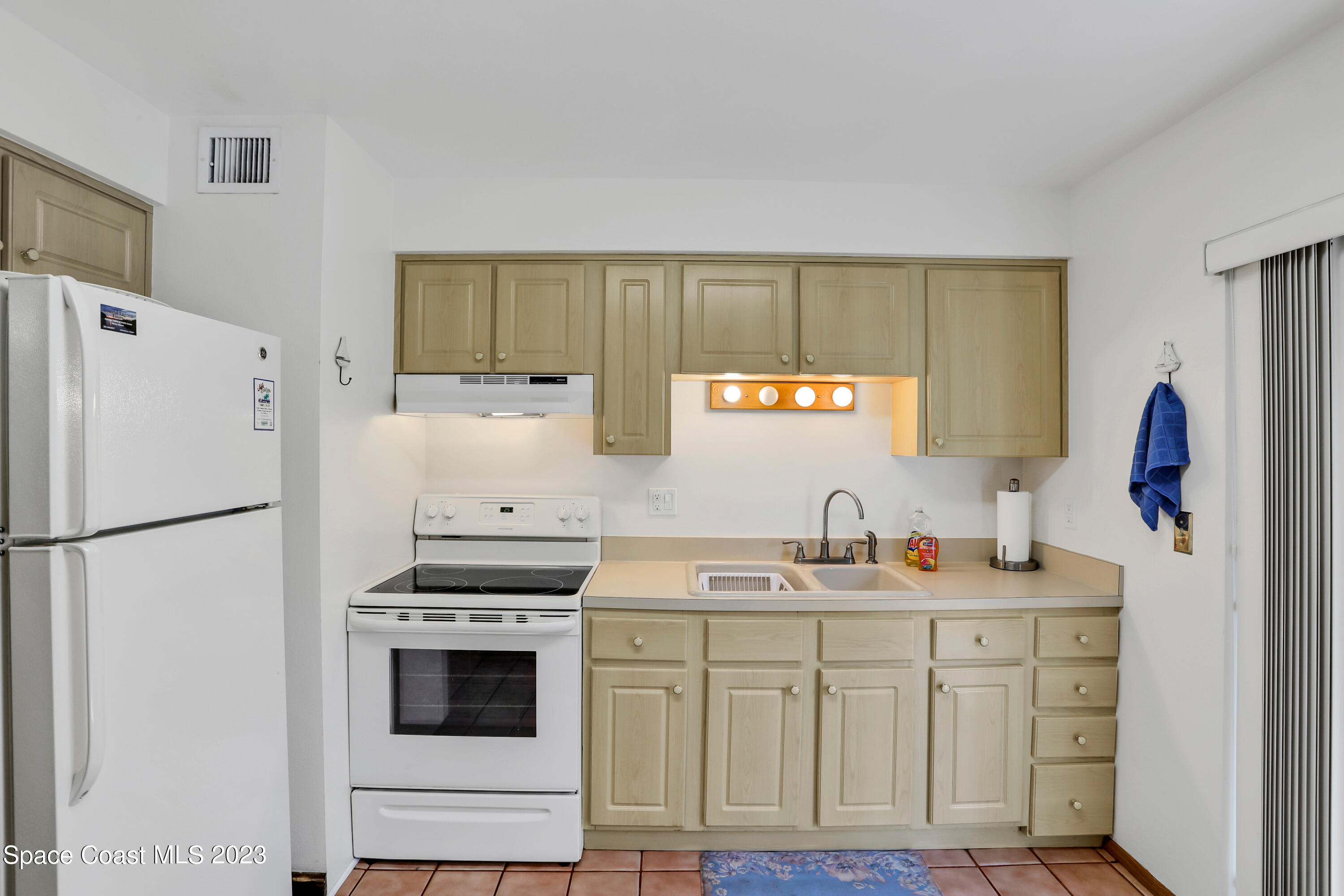 8543 Rosalind Avenue