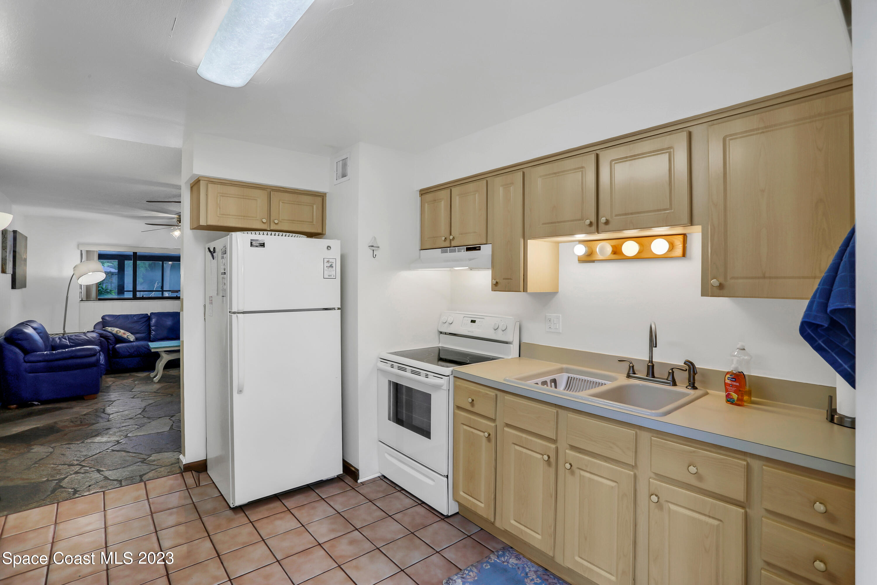 8543 Rosalind Avenue