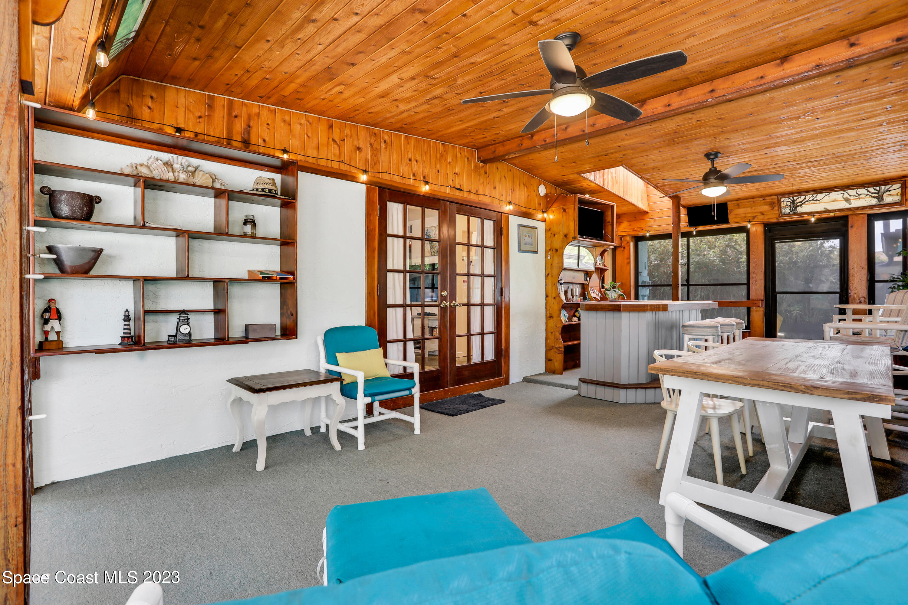 8543 Rosalind Avenue