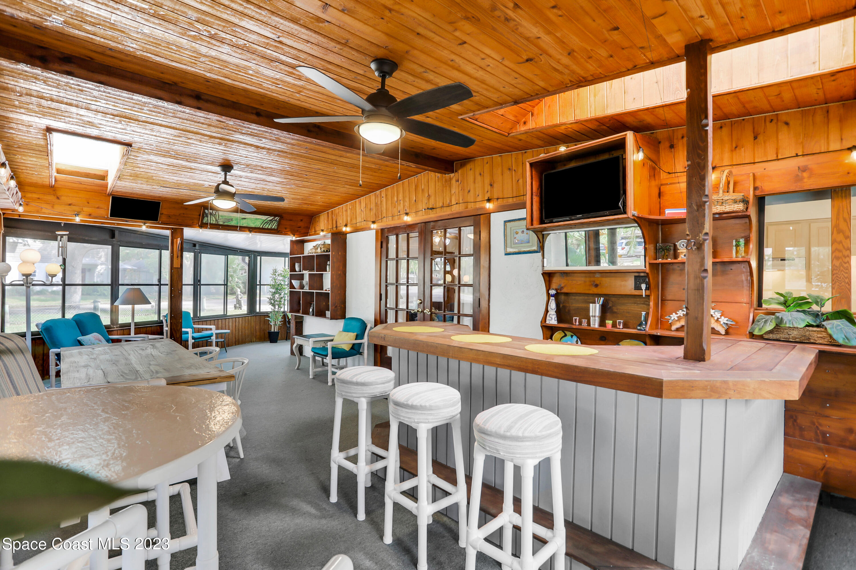 8543 Rosalind Avenue