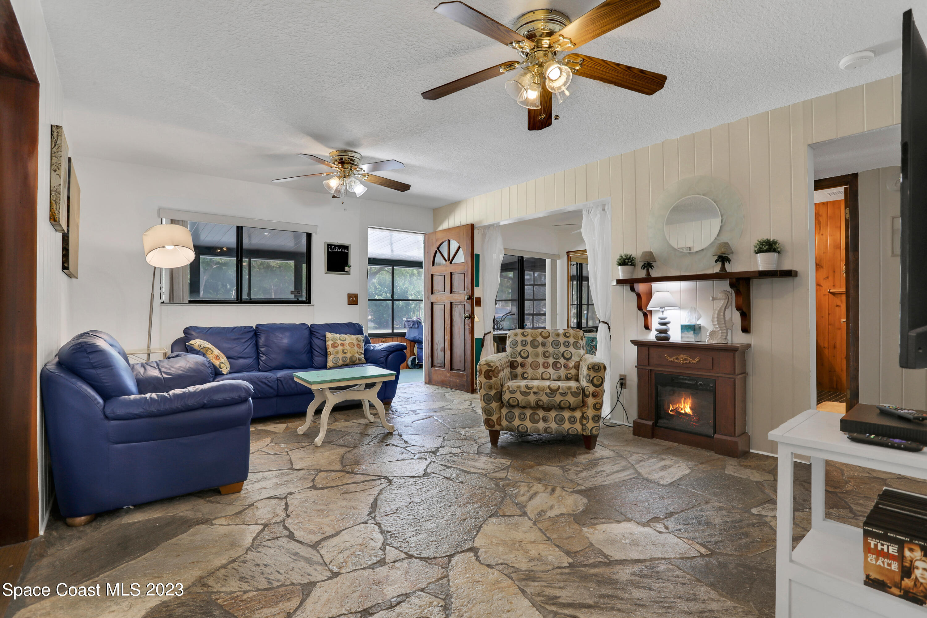 8543 Rosalind Avenue