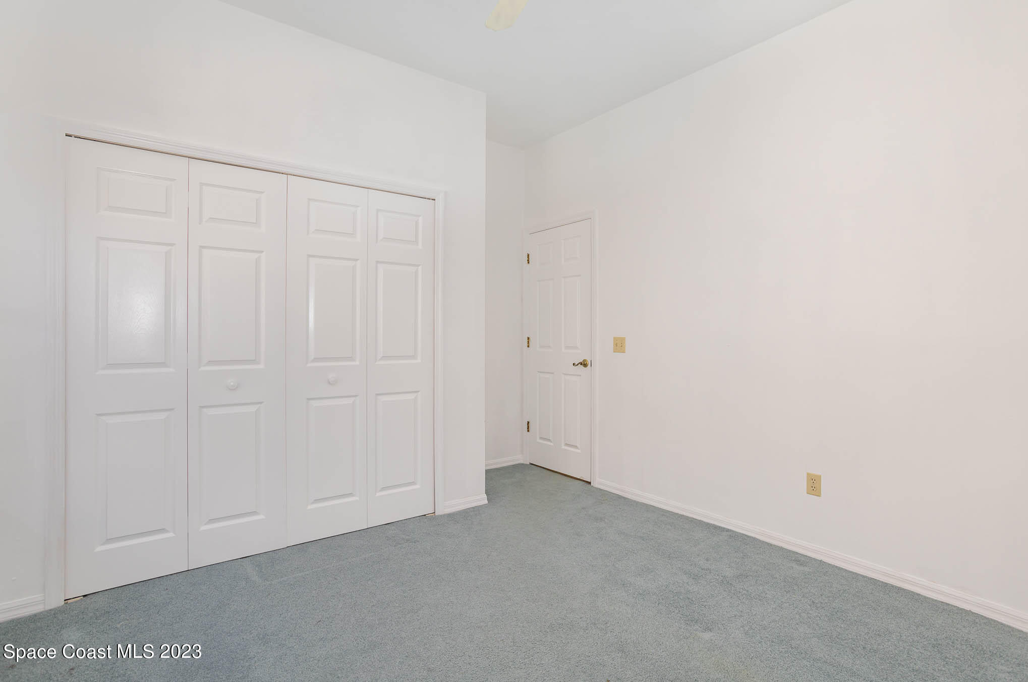 484 Arrowmount Place