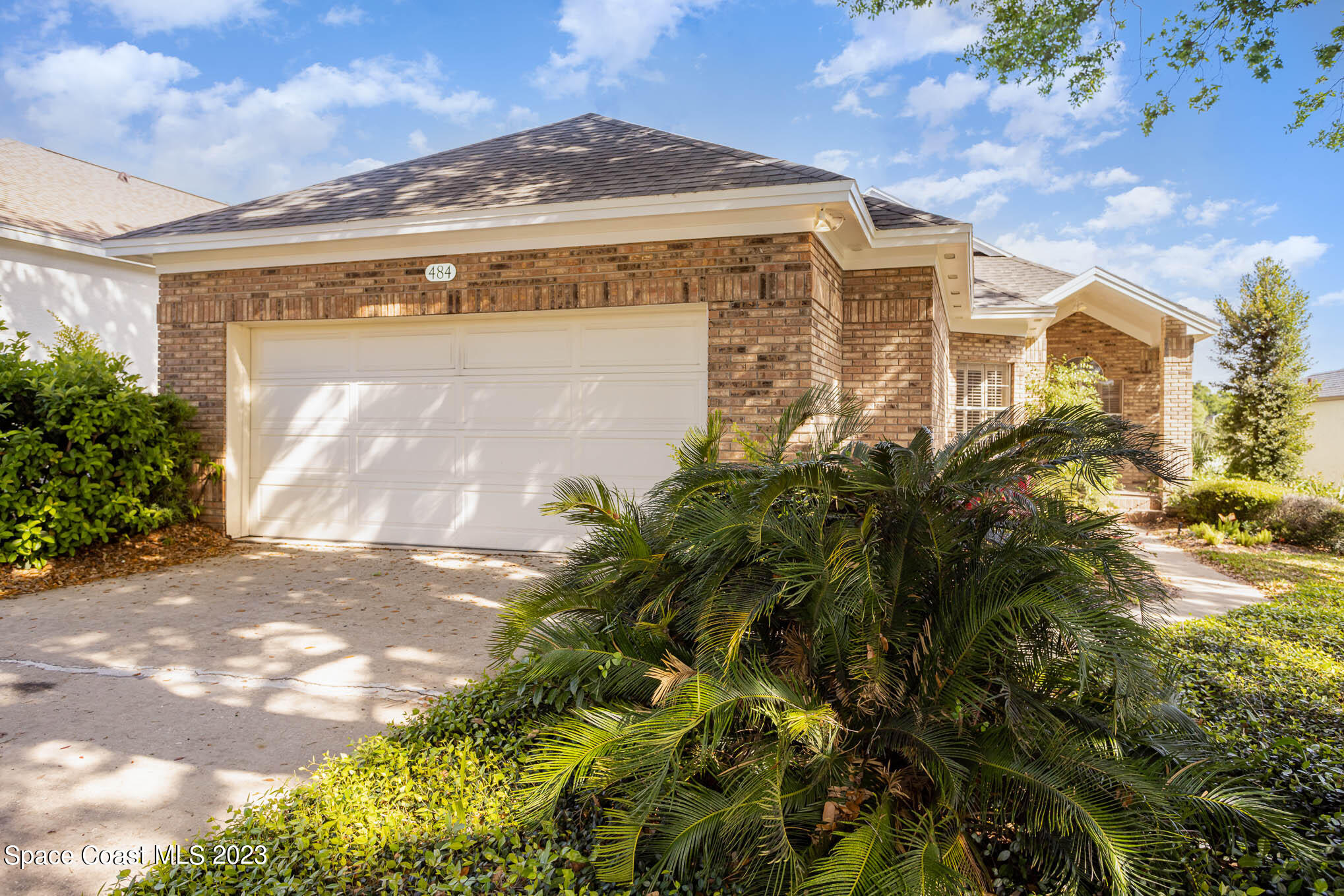 484 Arrowmount Place