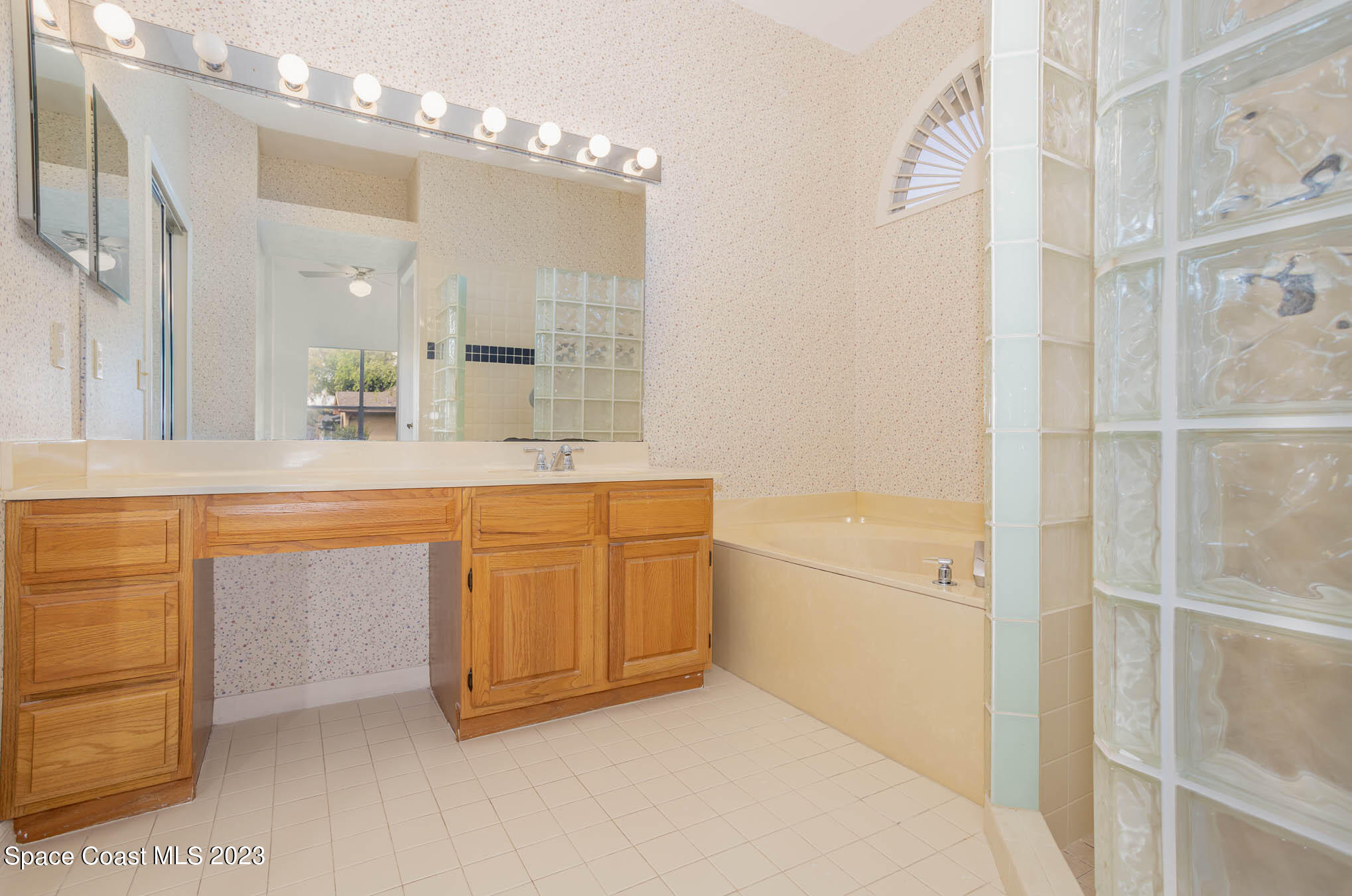 484 Arrowmount Place