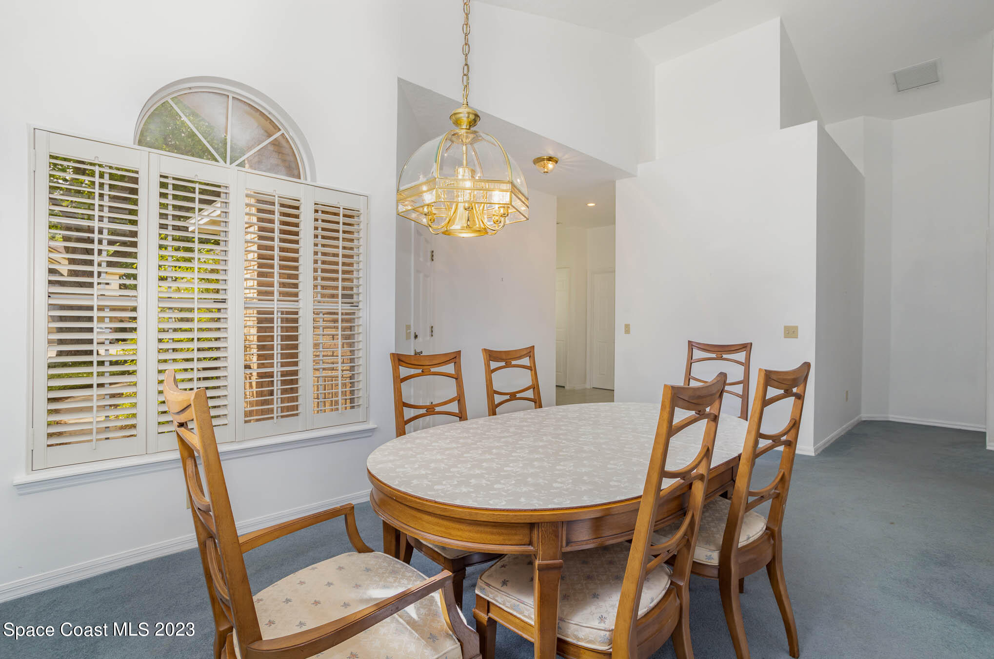 484 Arrowmount Place