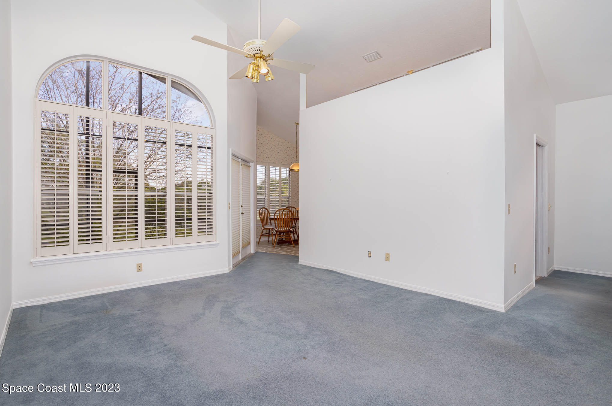 484 Arrowmount Place