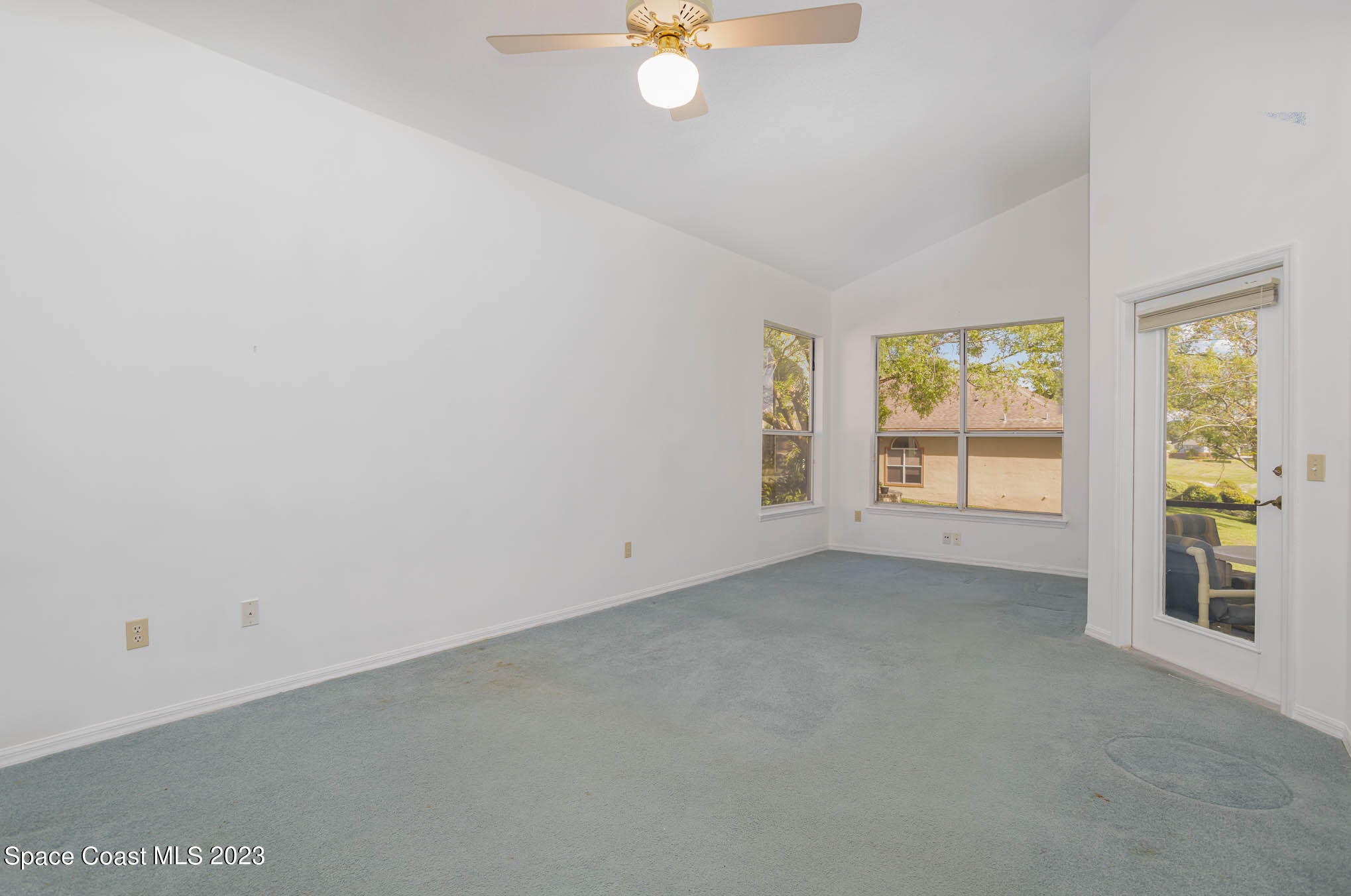 484 Arrowmount Place