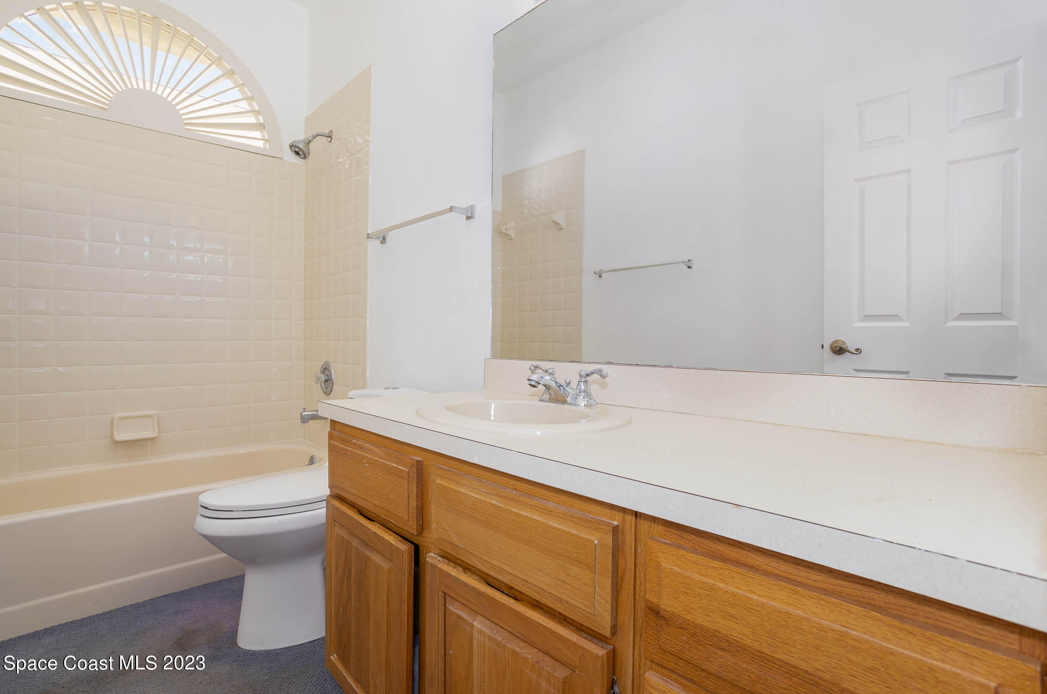 484 Arrowmount Place