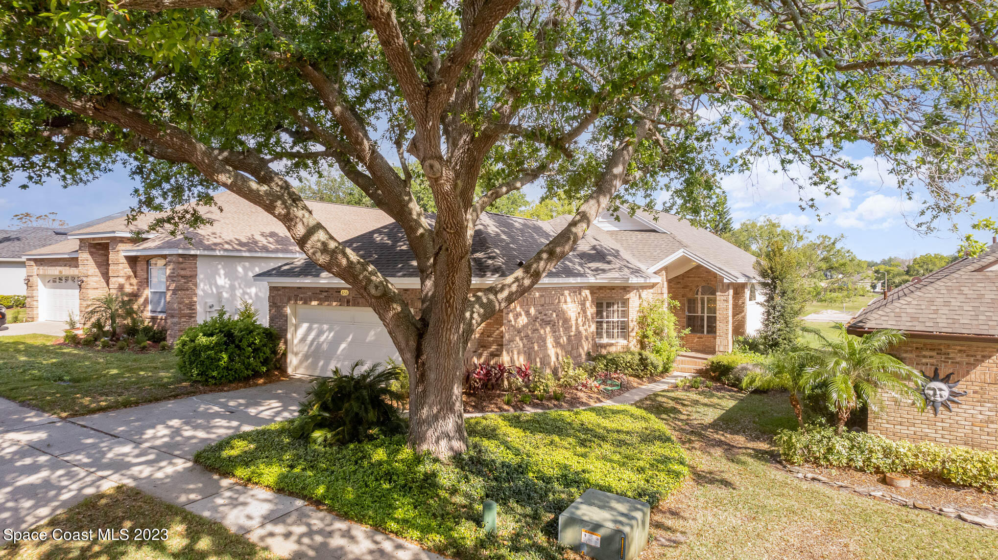 484 Arrowmount Place