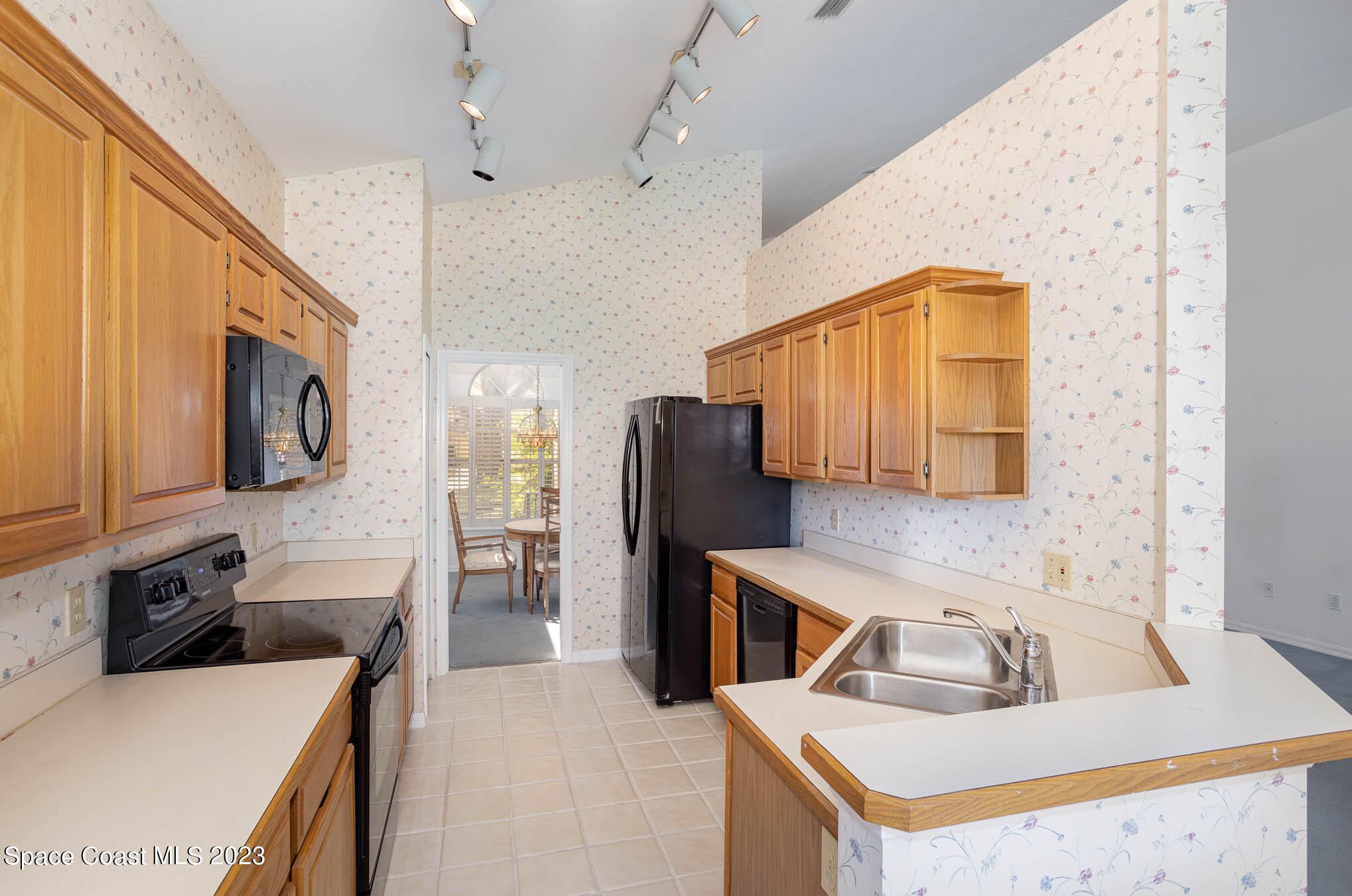 484 Arrowmount Place