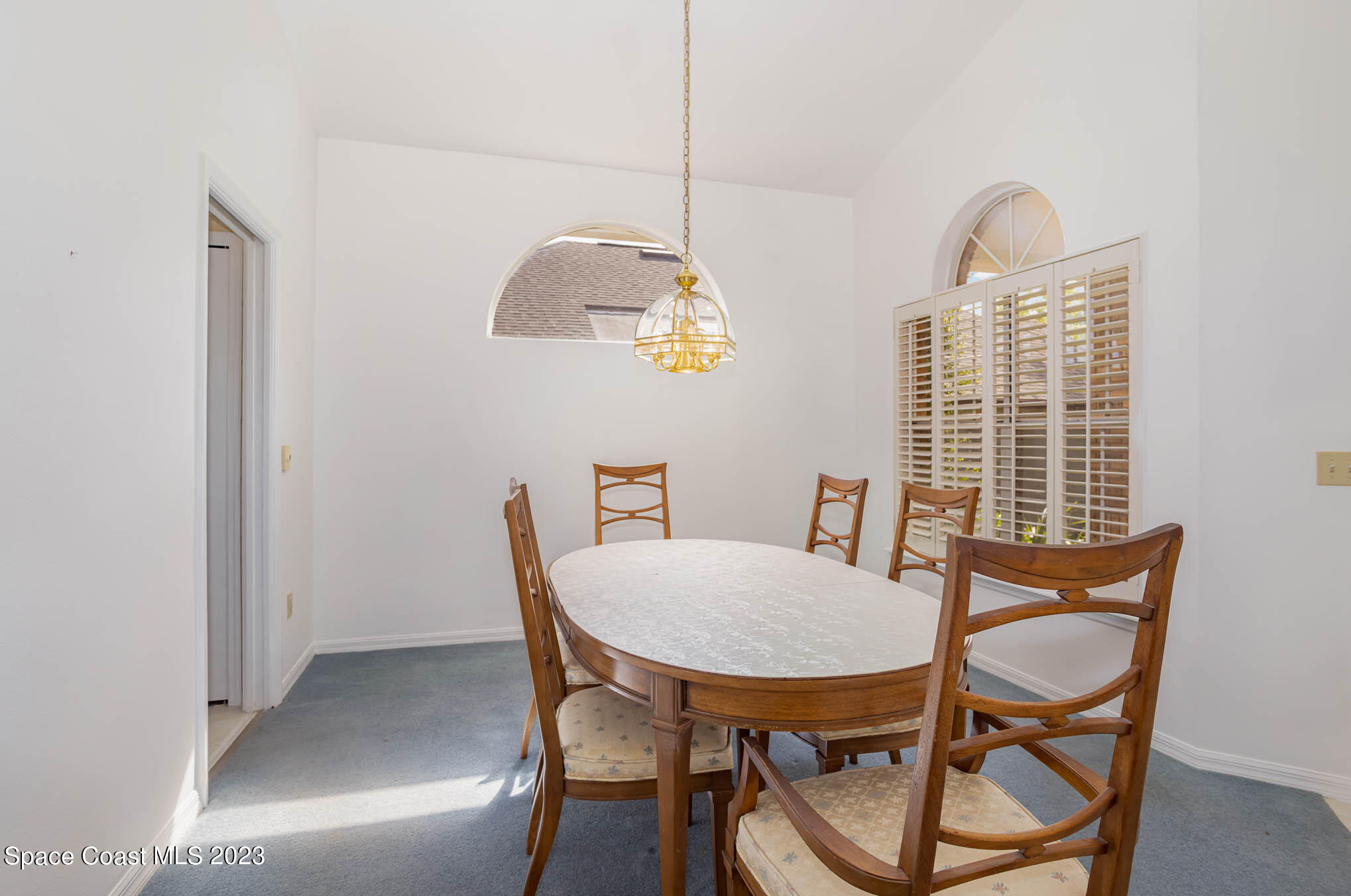 484 Arrowmount Place