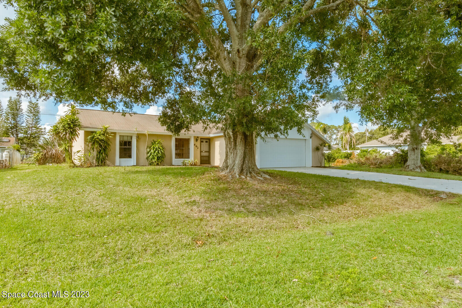 662 Concord Street NE