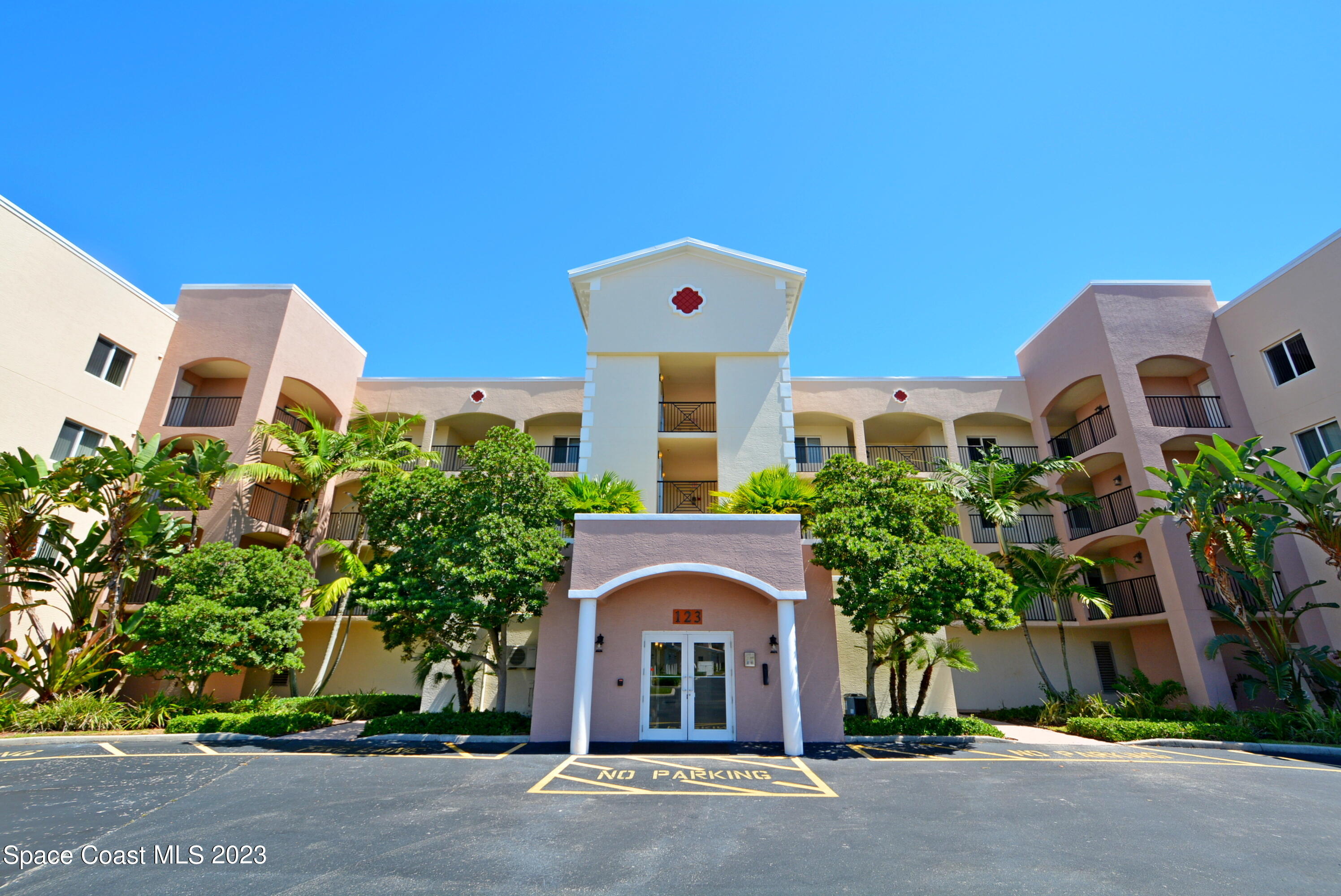 123 Lancha Circle, 101