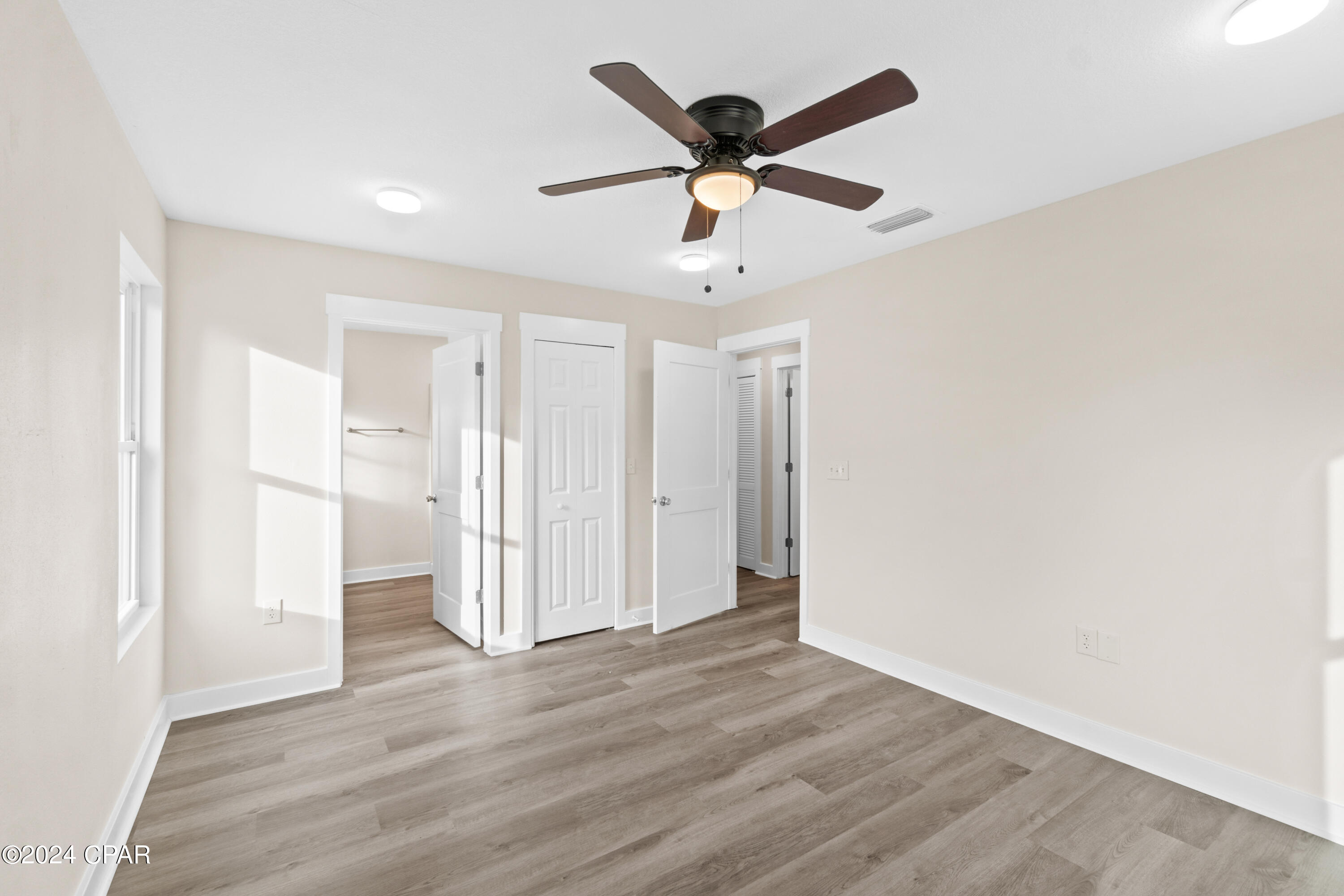 904 E 10th Court