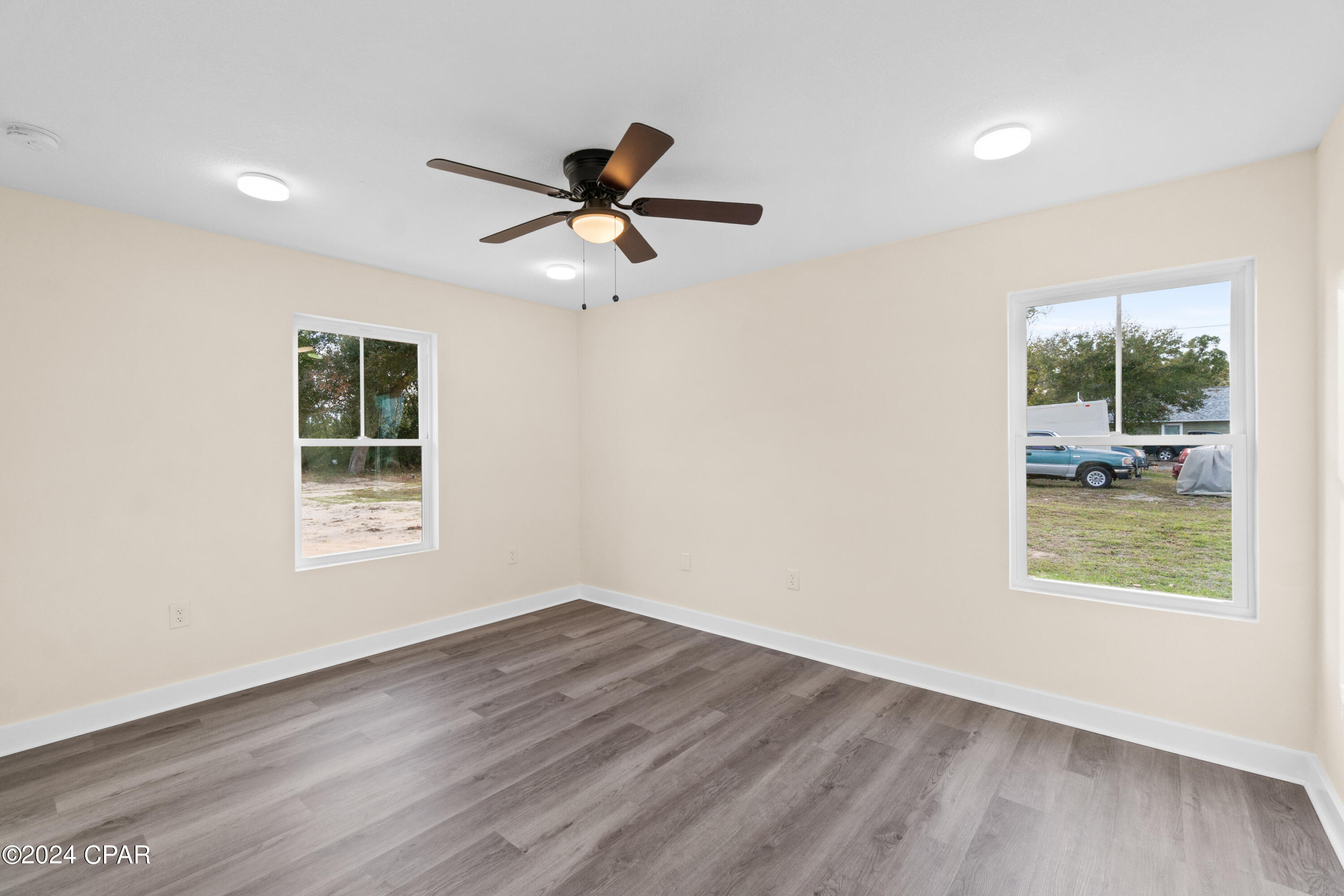 904 E 10th Court