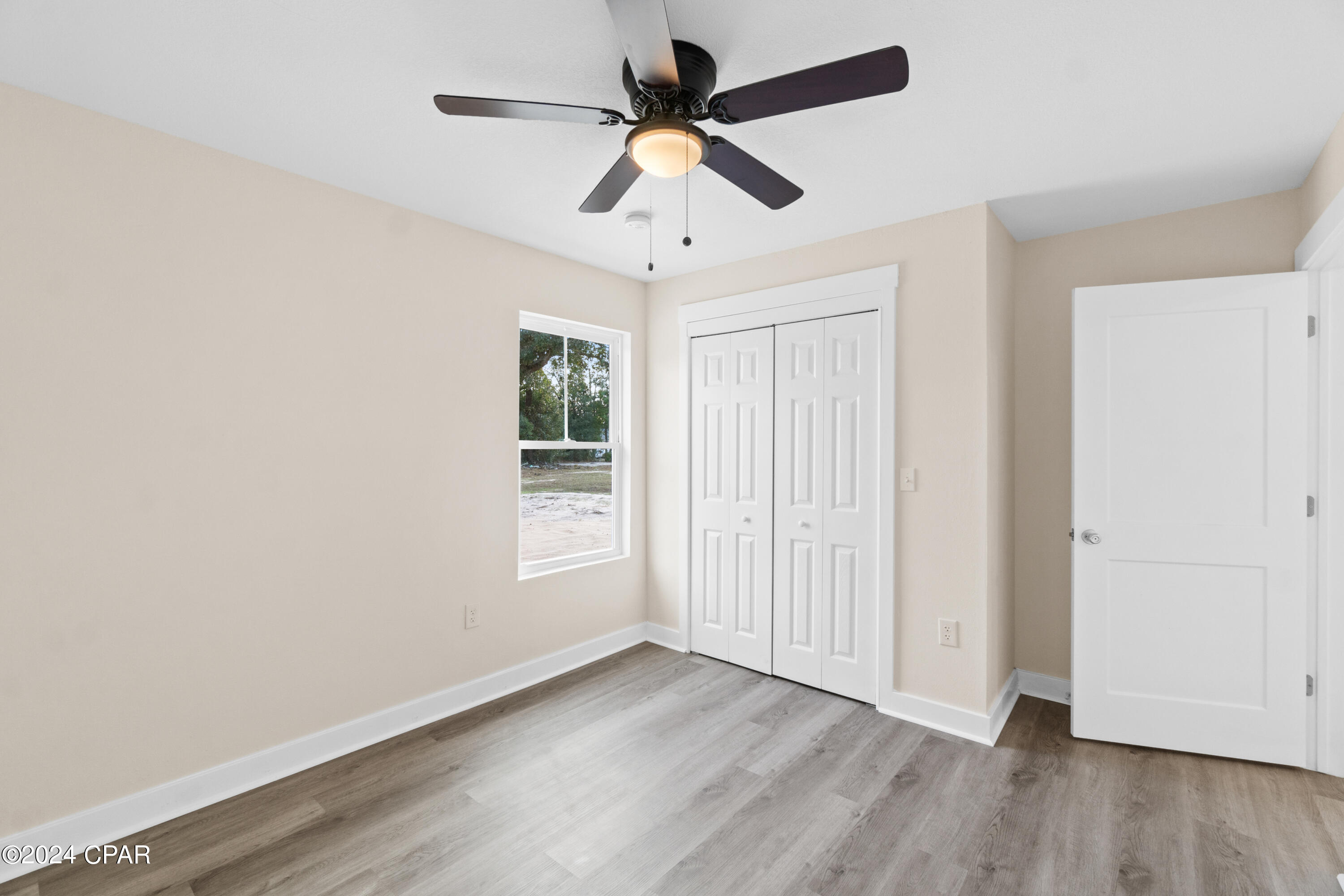 904 E 10th Court