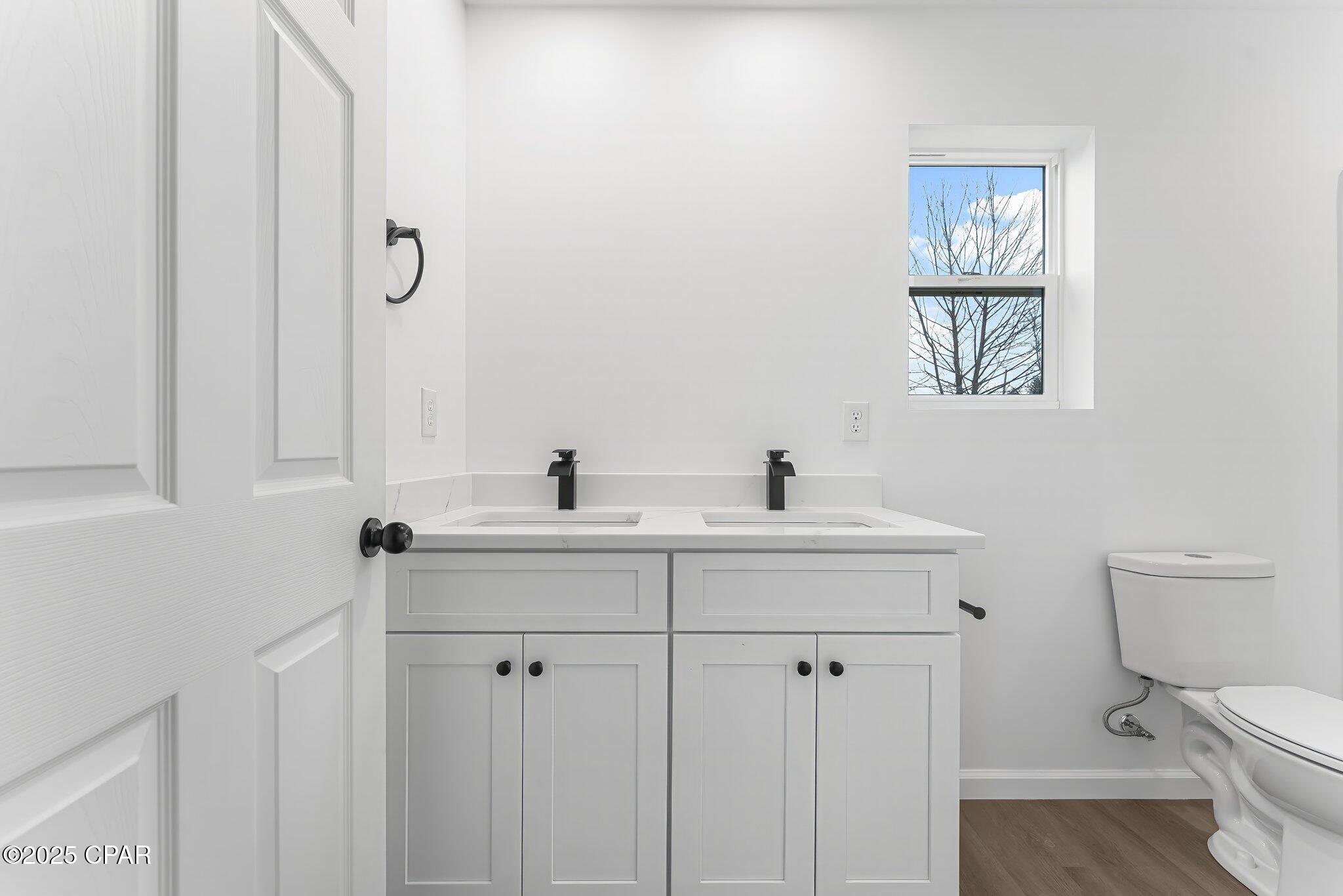 814 NOTTINGHAM DR Drive