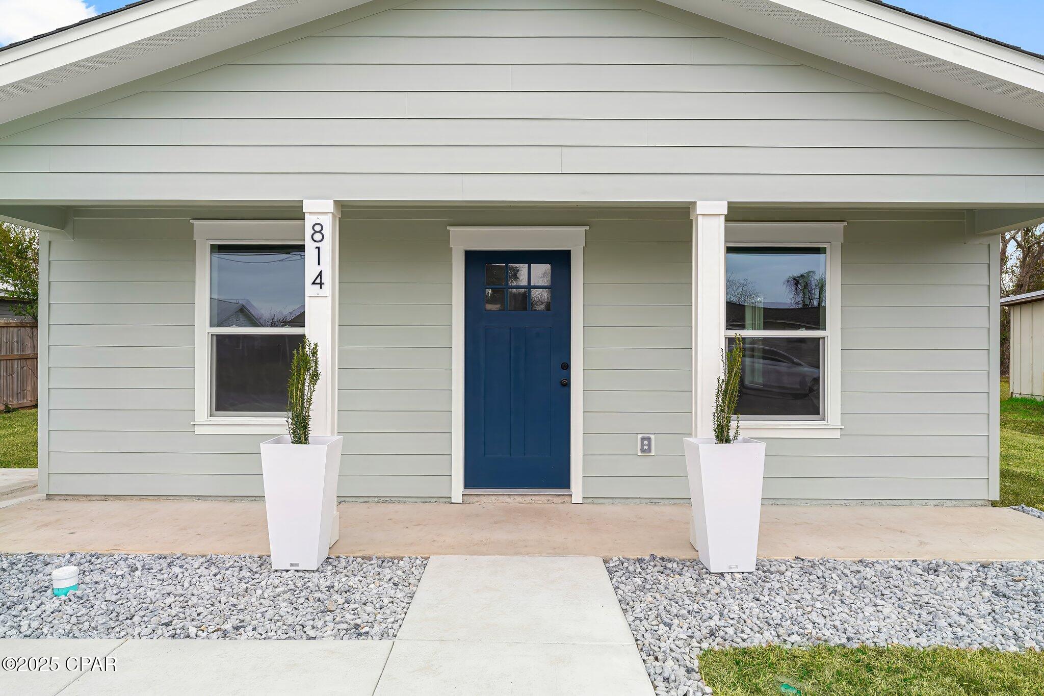 814 NOTTINGHAM DR Drive