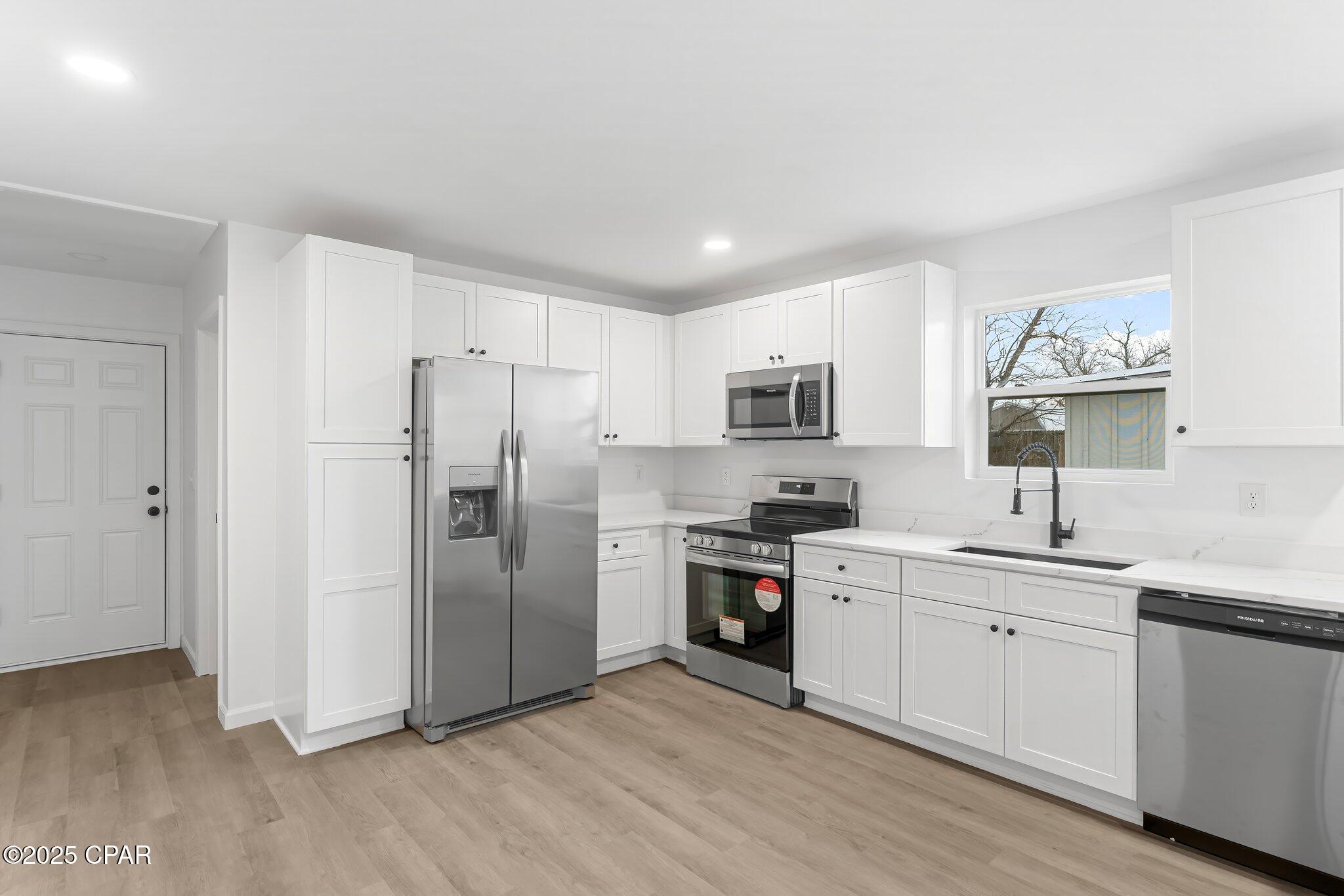 814 NOTTINGHAM DR Drive