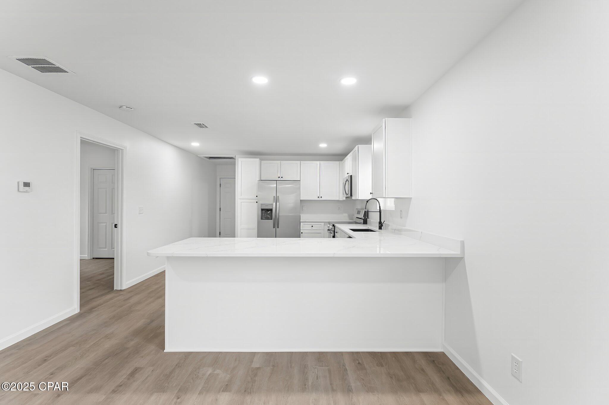 814 NOTTINGHAM DR Drive