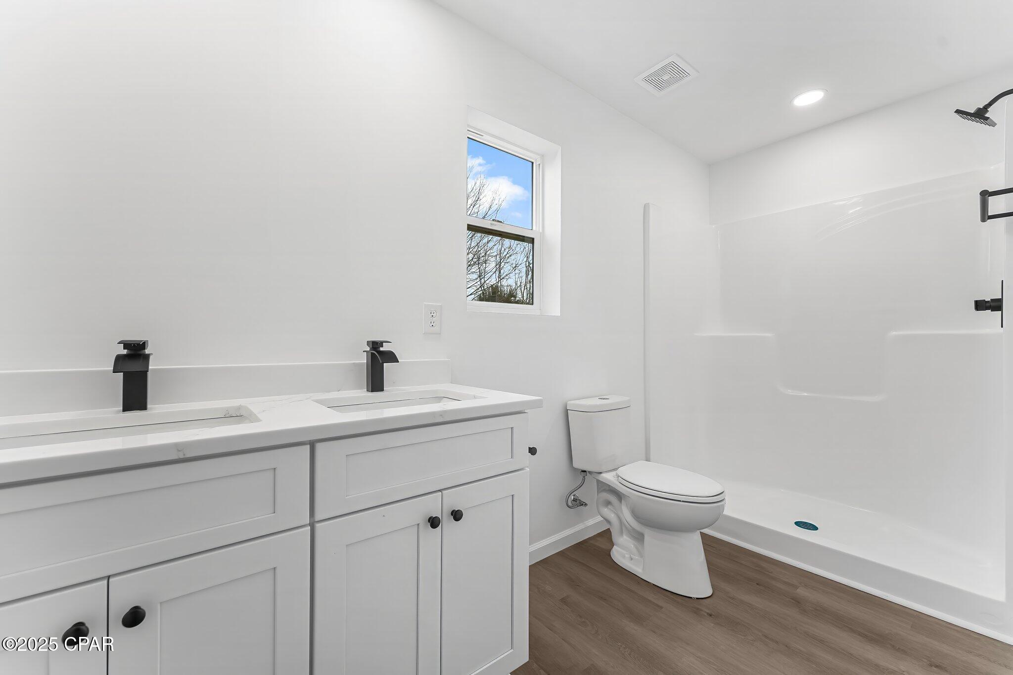 814 NOTTINGHAM DR Drive