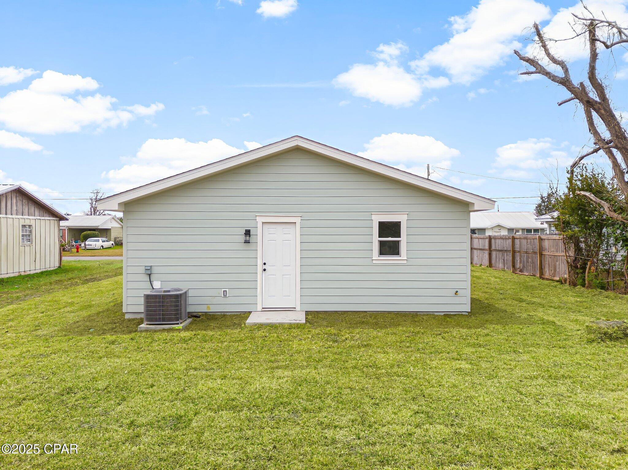 814 NOTTINGHAM DR Drive